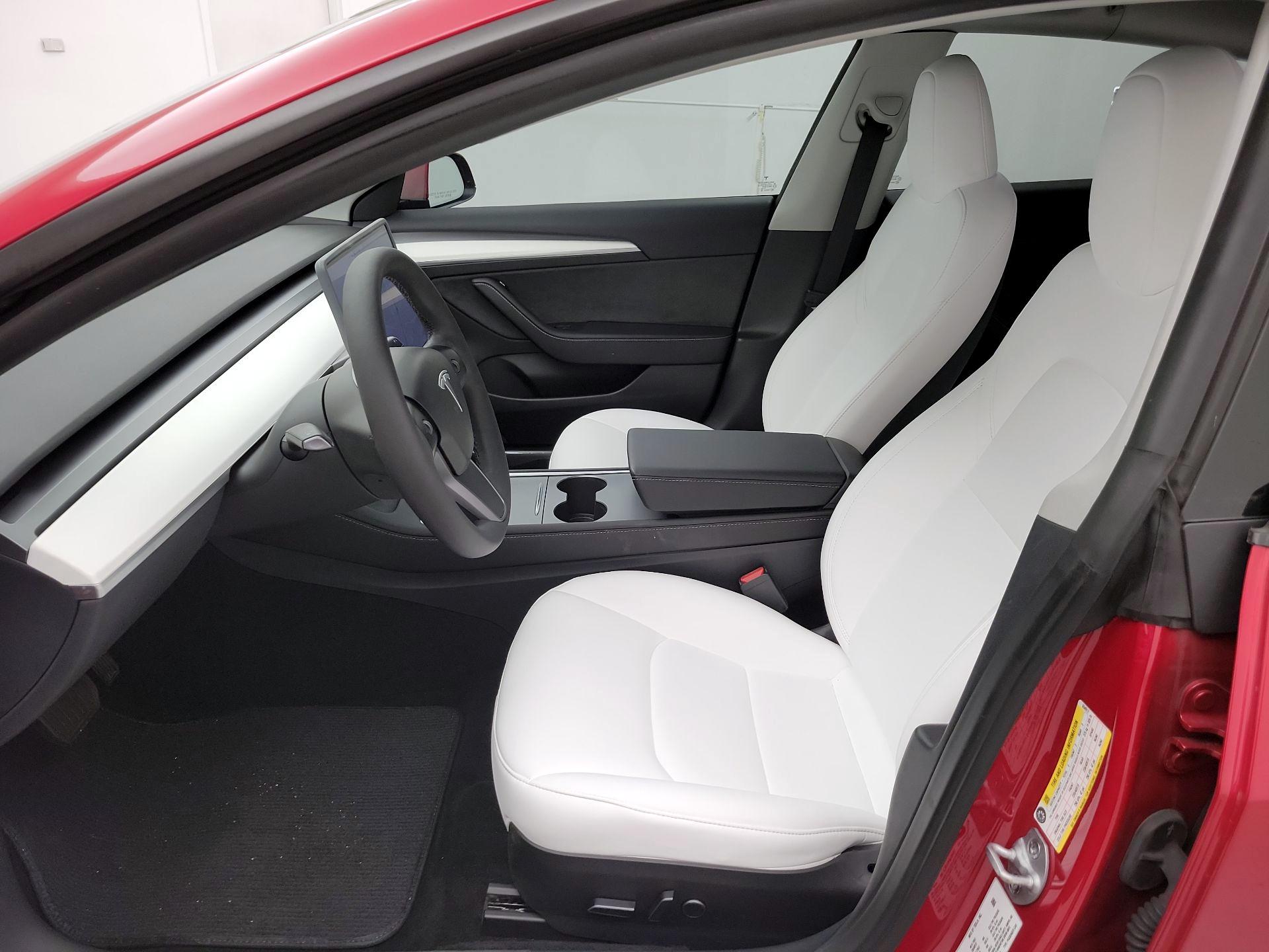 Thumbnail: 2023 Tesla Model 3 - 11