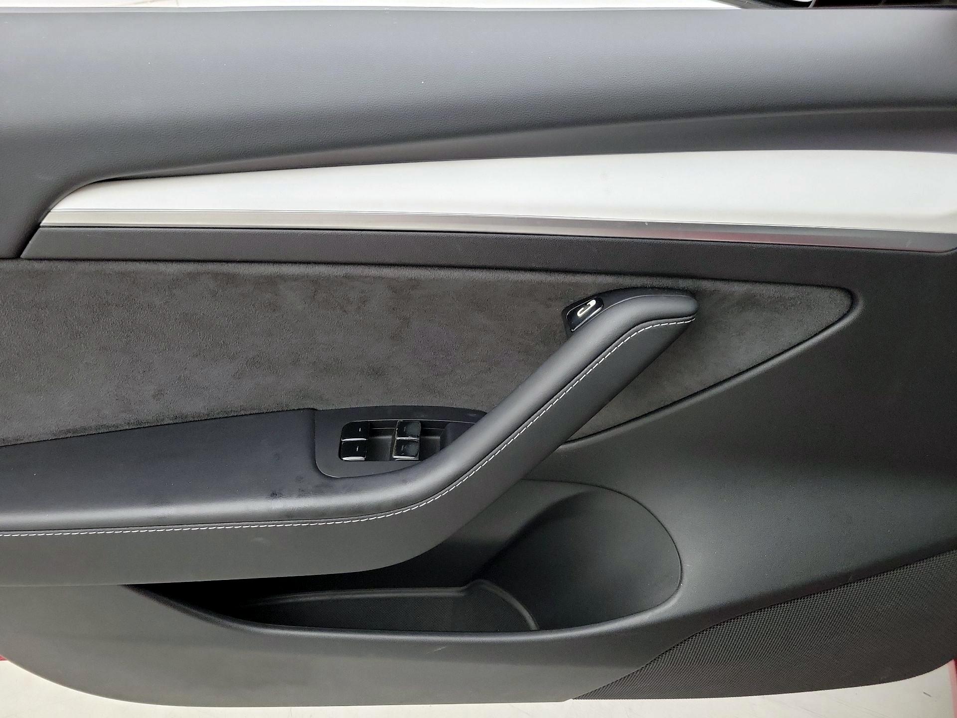 Thumbnail: 2023 Tesla Model 3 - 12