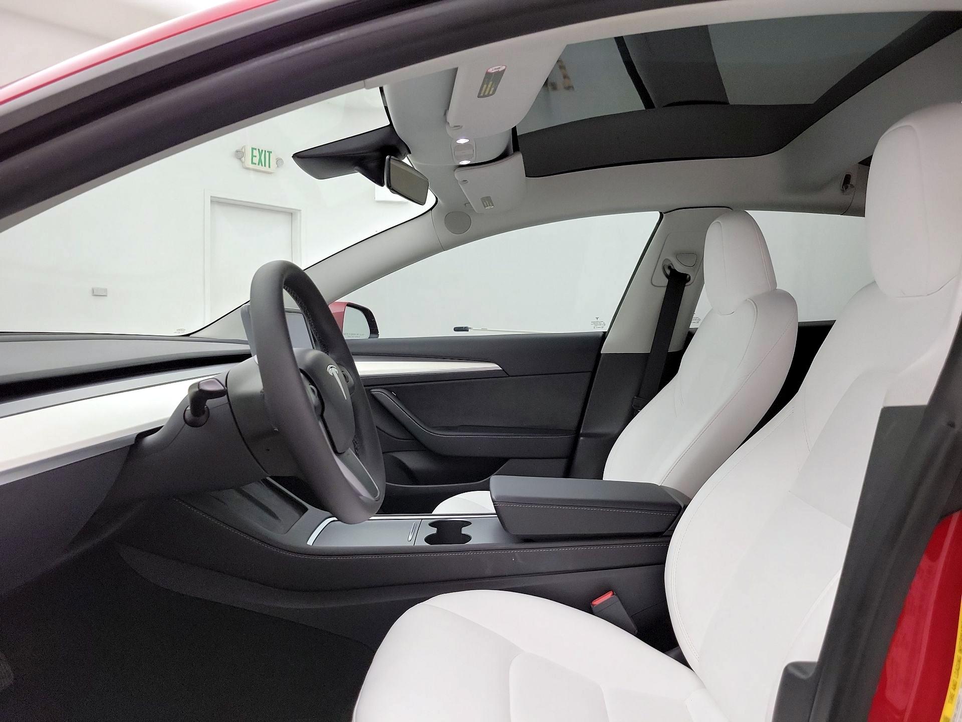 Thumbnail: 2023 Tesla Model 3 - 19