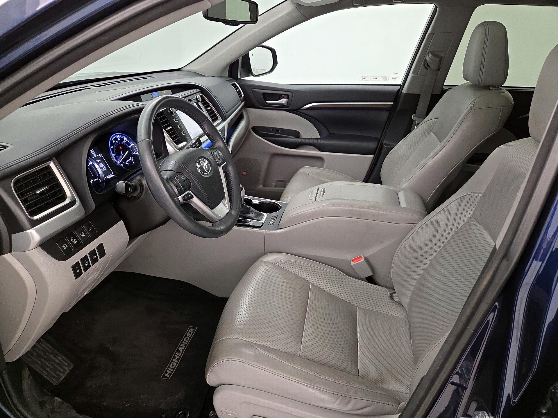 Thumbnail: 2016 Toyota Highlander - 11