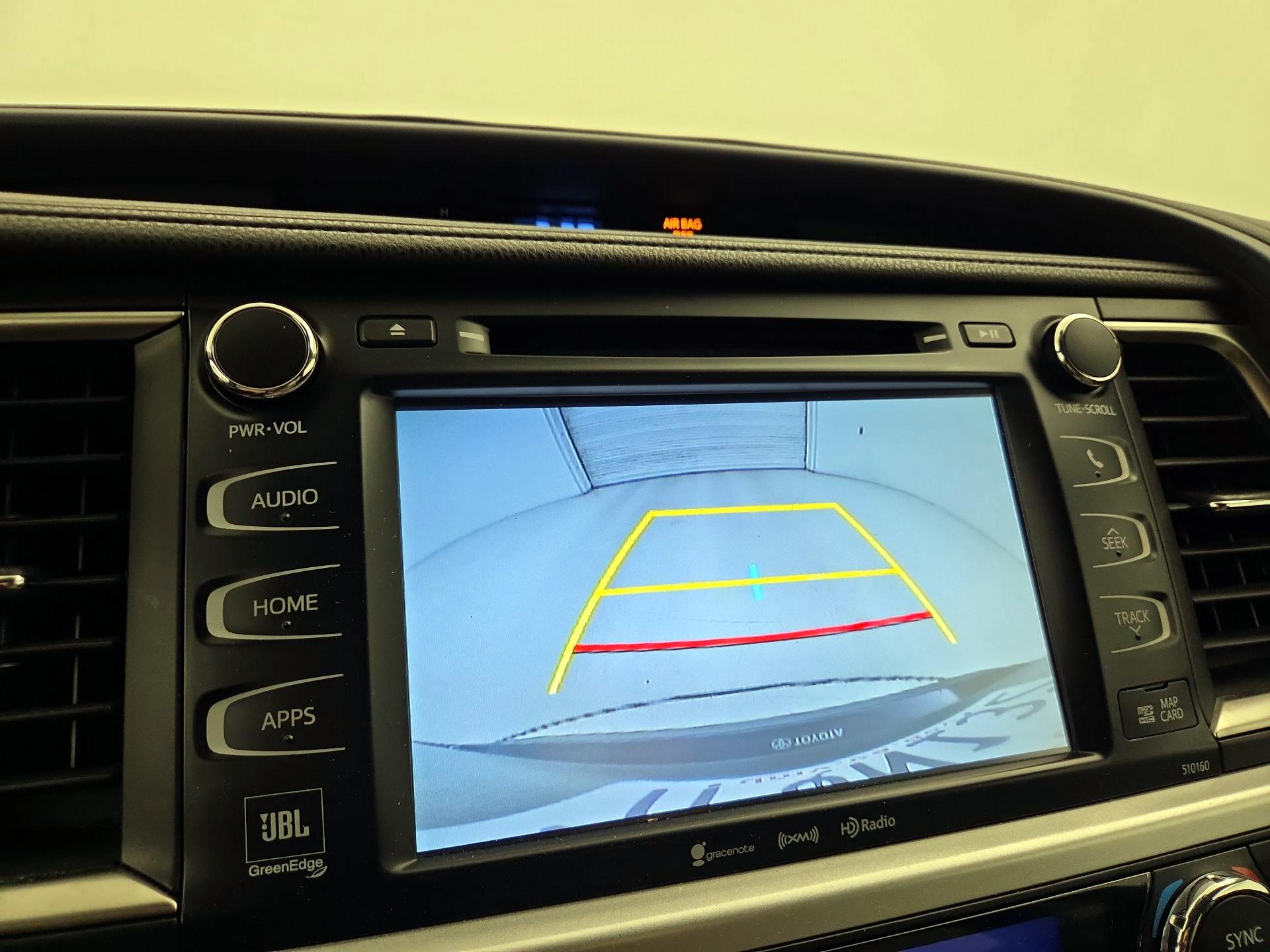 Thumbnail: 2016 Toyota Highlander - 15