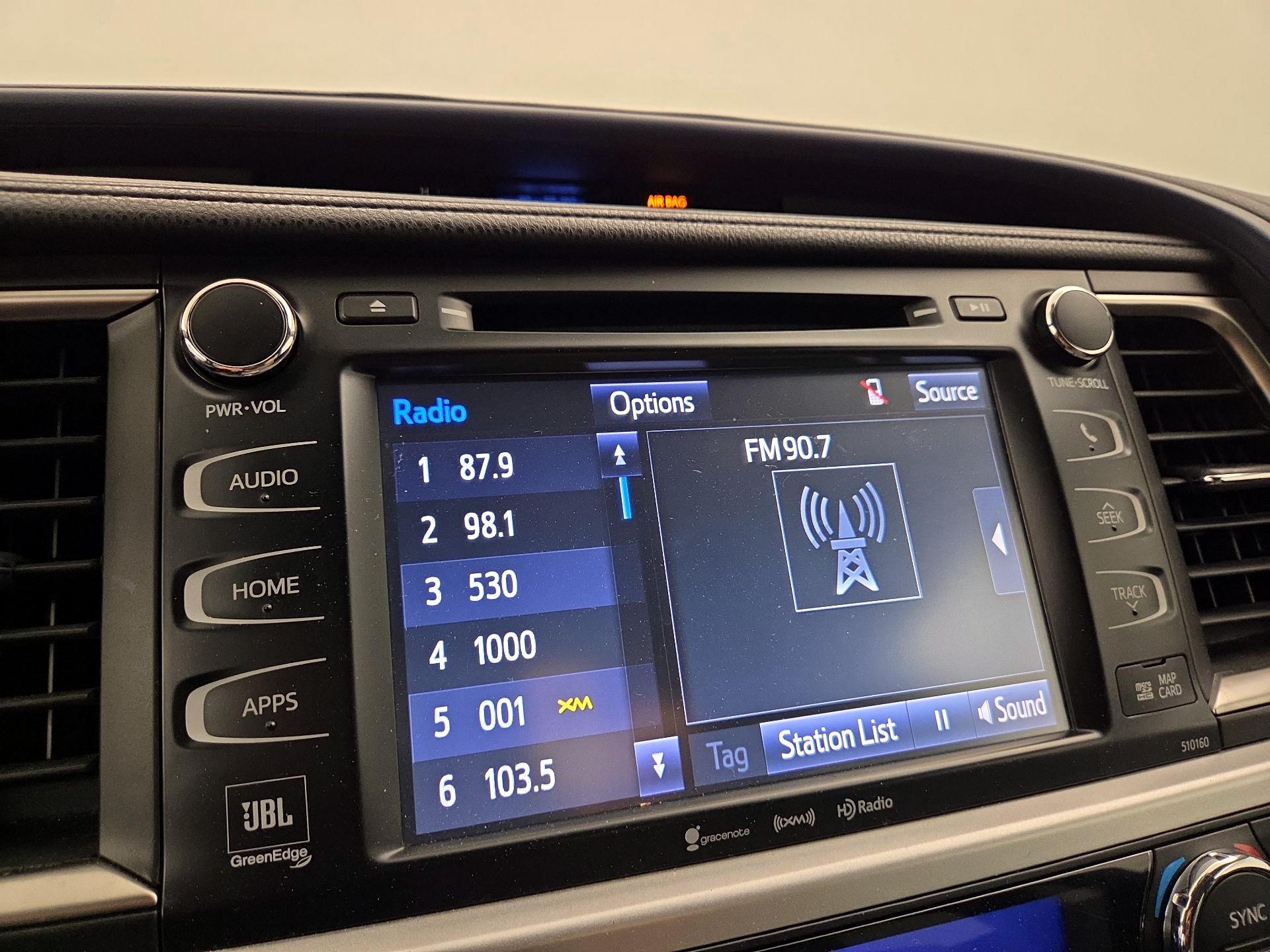 Thumbnail: 2016 Toyota Highlander - 16