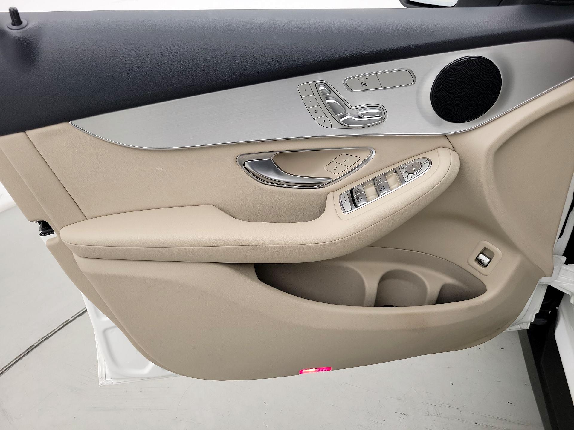 Thumbnail: 2020 Mercedes-Benz GLC - 12