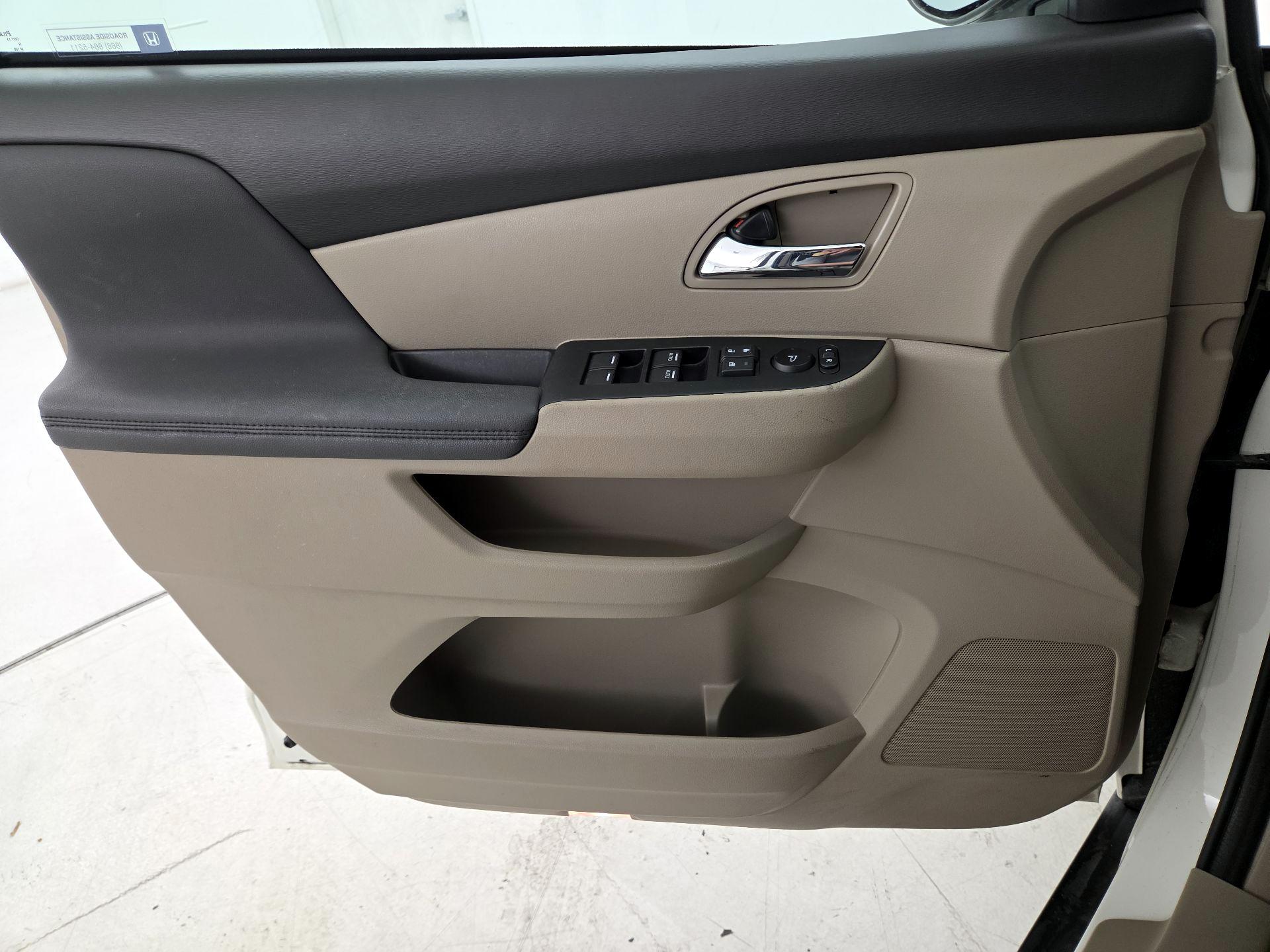 Thumbnail: 2017 Honda Odyssey - 12