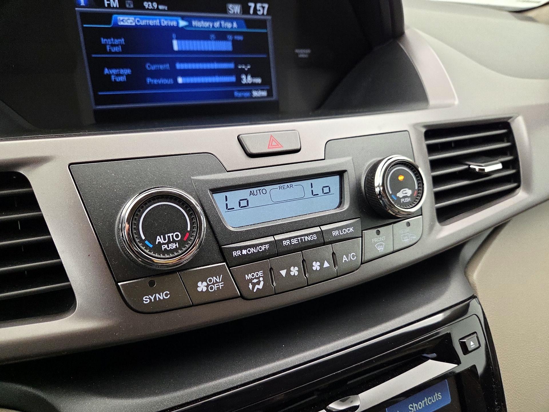 Thumbnail: 2017 Honda Odyssey - 16
