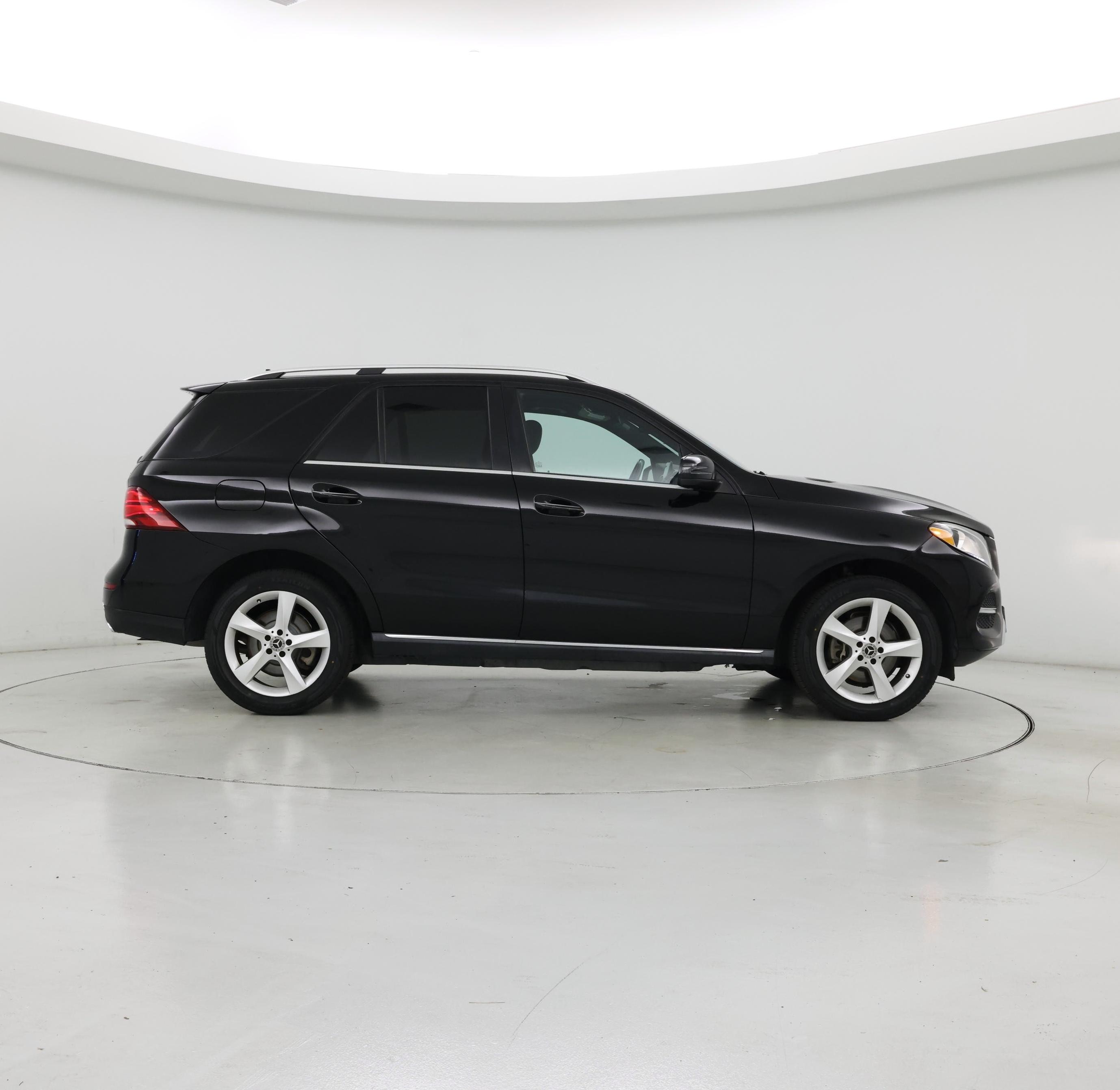 Thumbnail: 2017 Mercedes-Benz GLE - 7