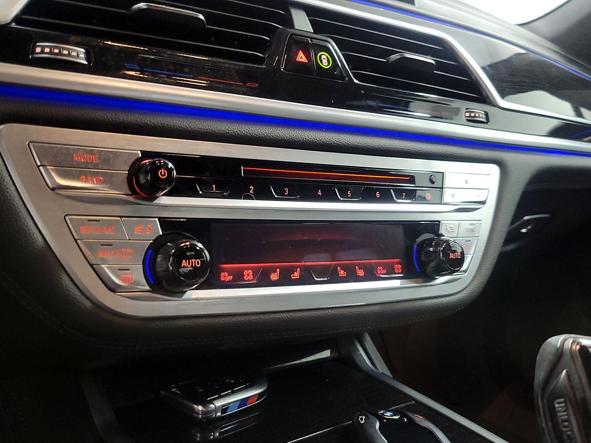 Thumbnail: 2019 BMW 7 Series - 16