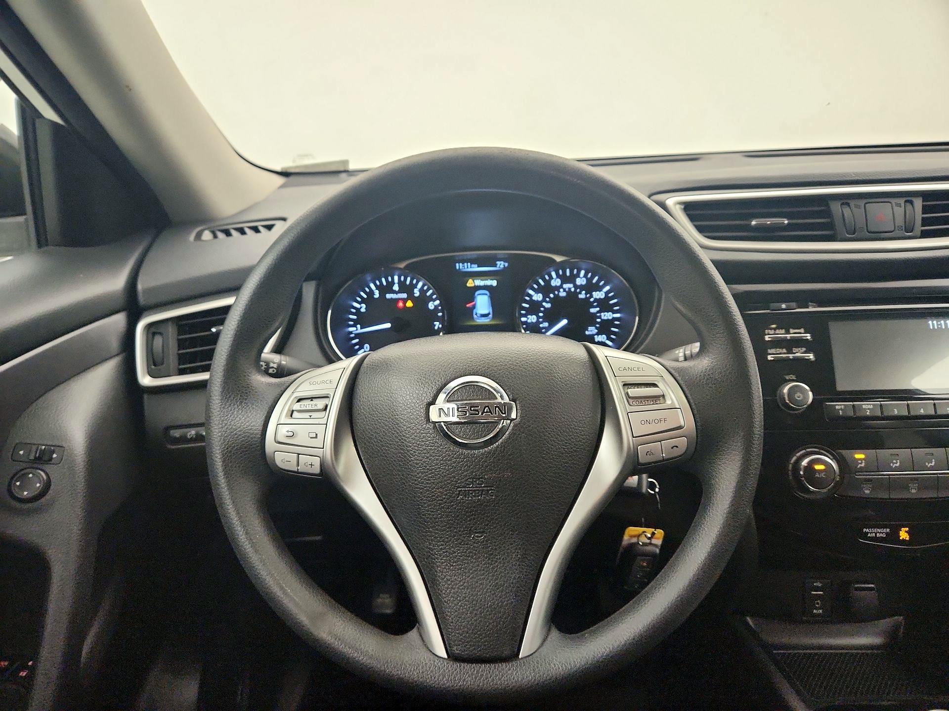 Thumbnail: 2016 Nissan Rogue - 10