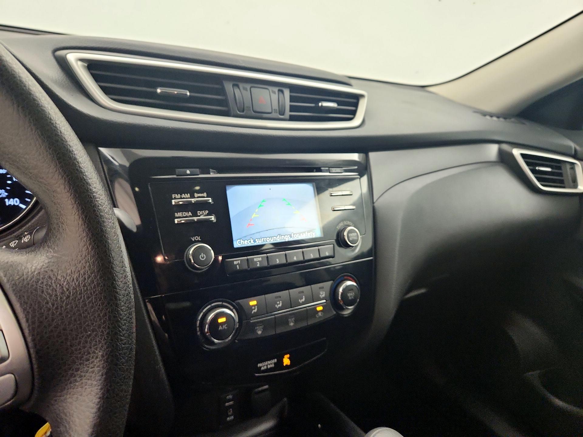 Thumbnail: 2016 Nissan Rogue - 14