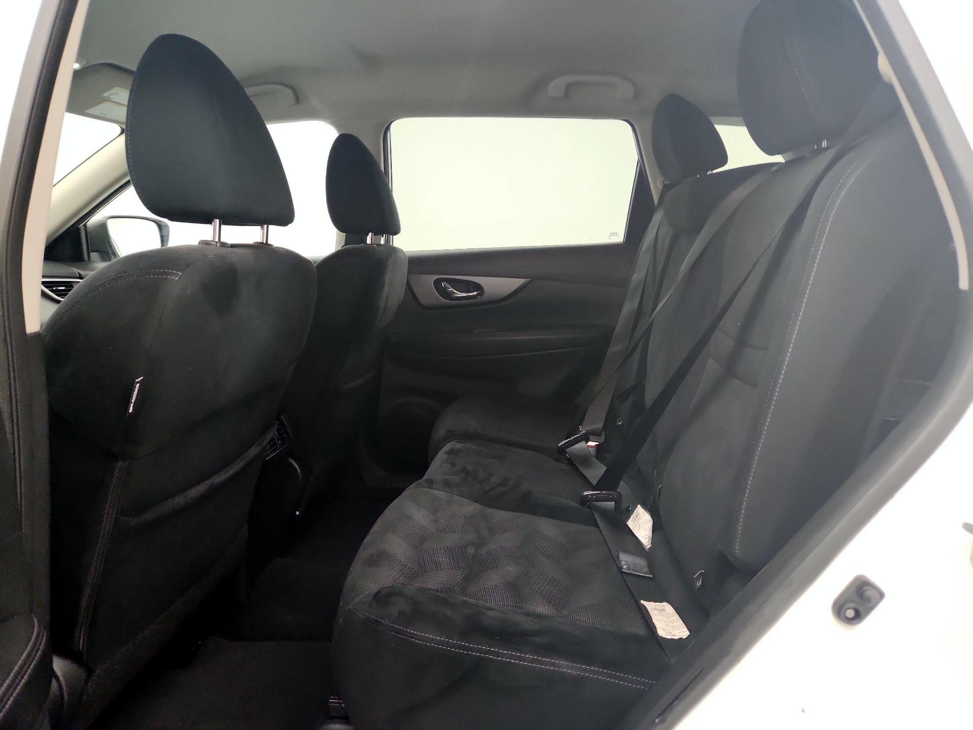 Thumbnail: 2016 Nissan Rogue - 19