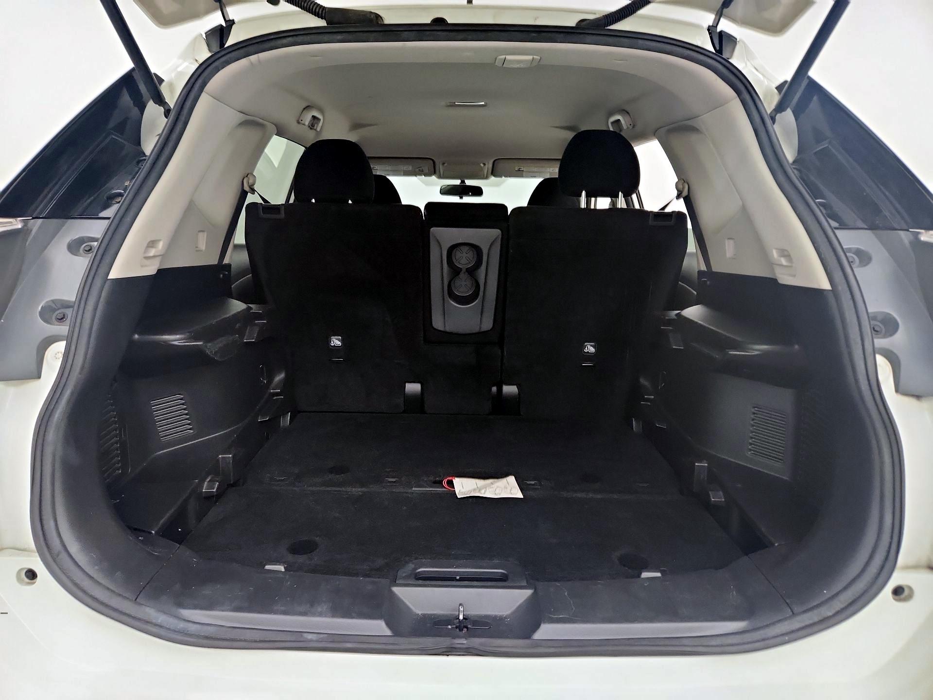 Thumbnail: 2016 Nissan Rogue - 20