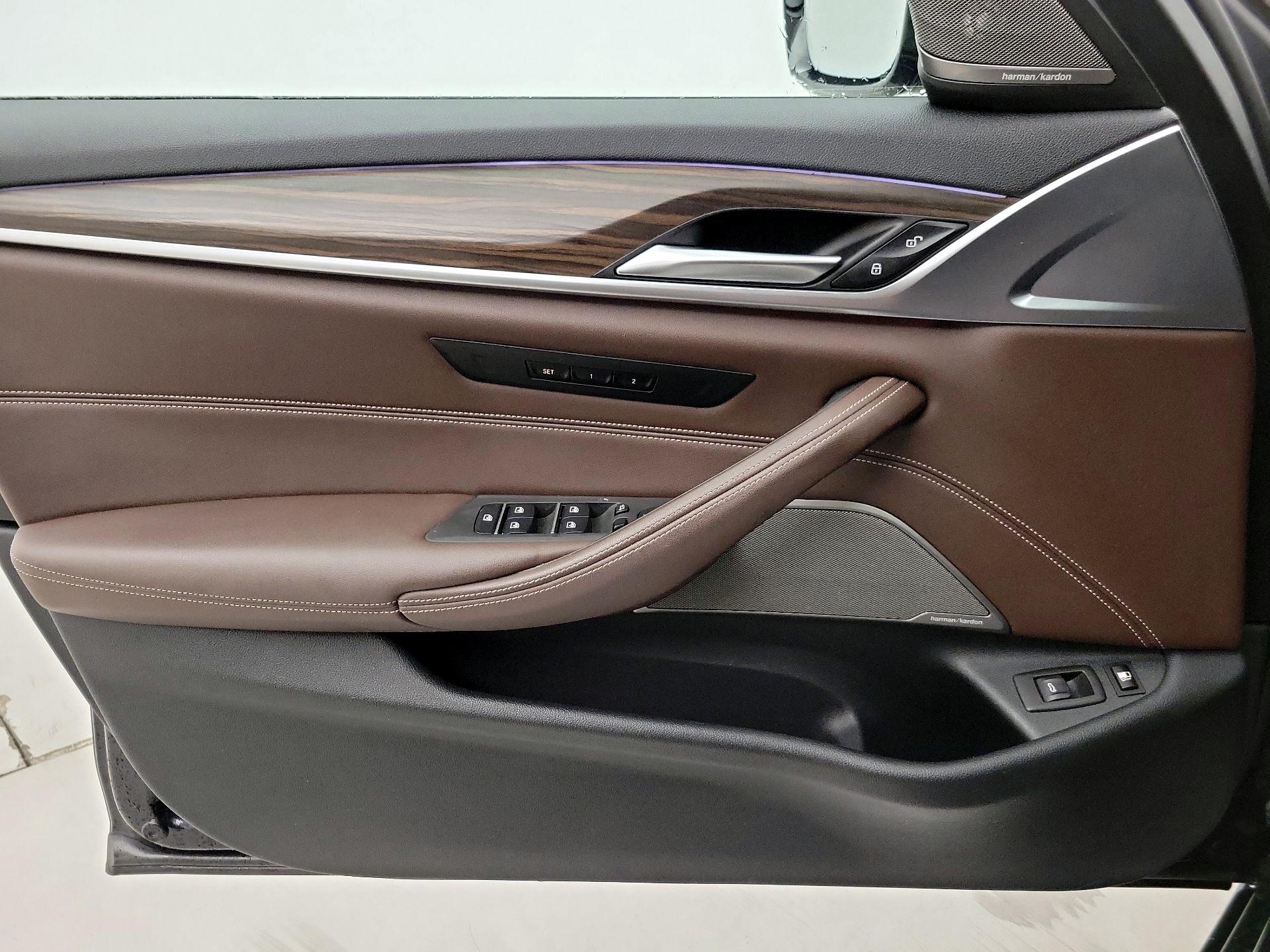 Thumbnail: 2021 BMW 5 Series - 12