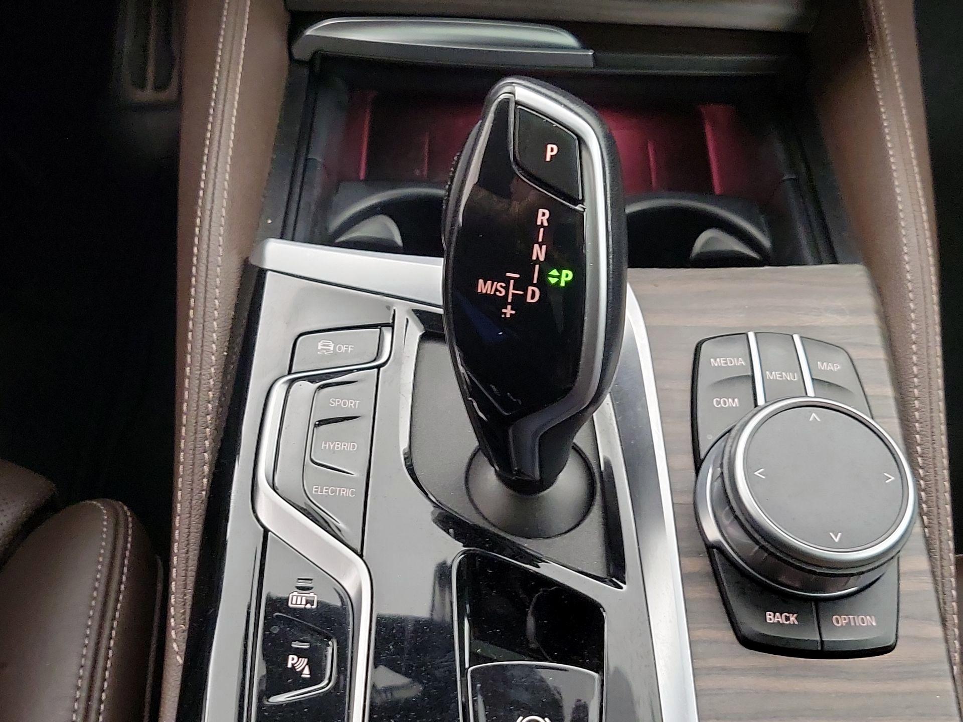 Thumbnail: 2021 BMW 5 Series - 18