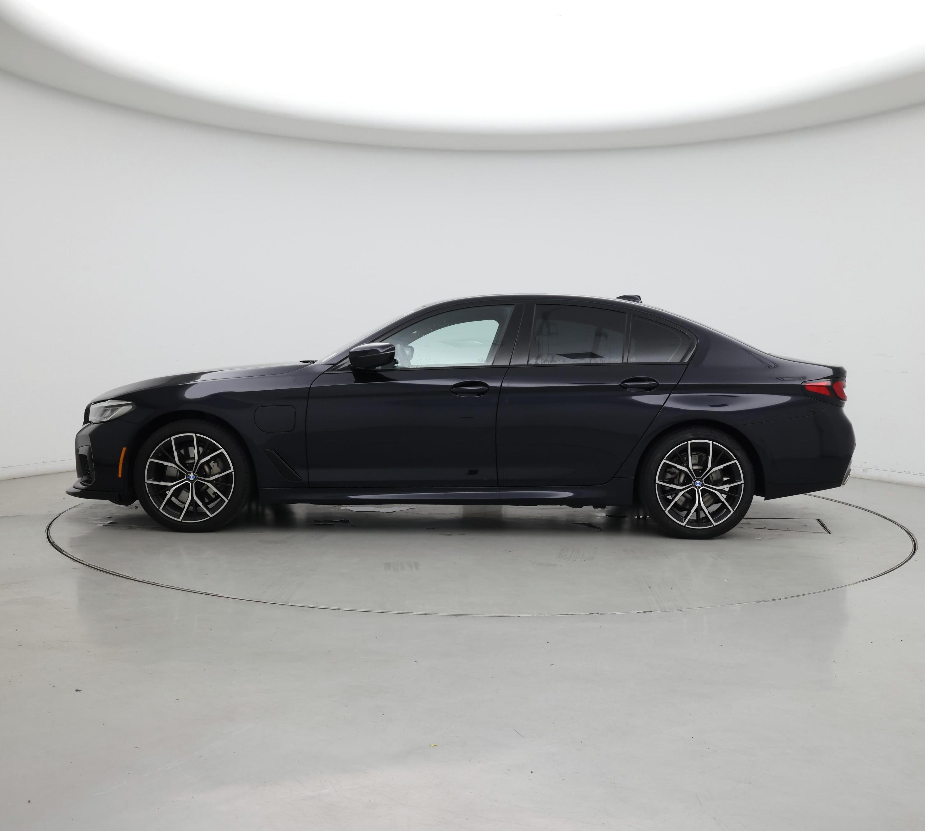 Thumbnail: 2021 BMW 5 Series - 3