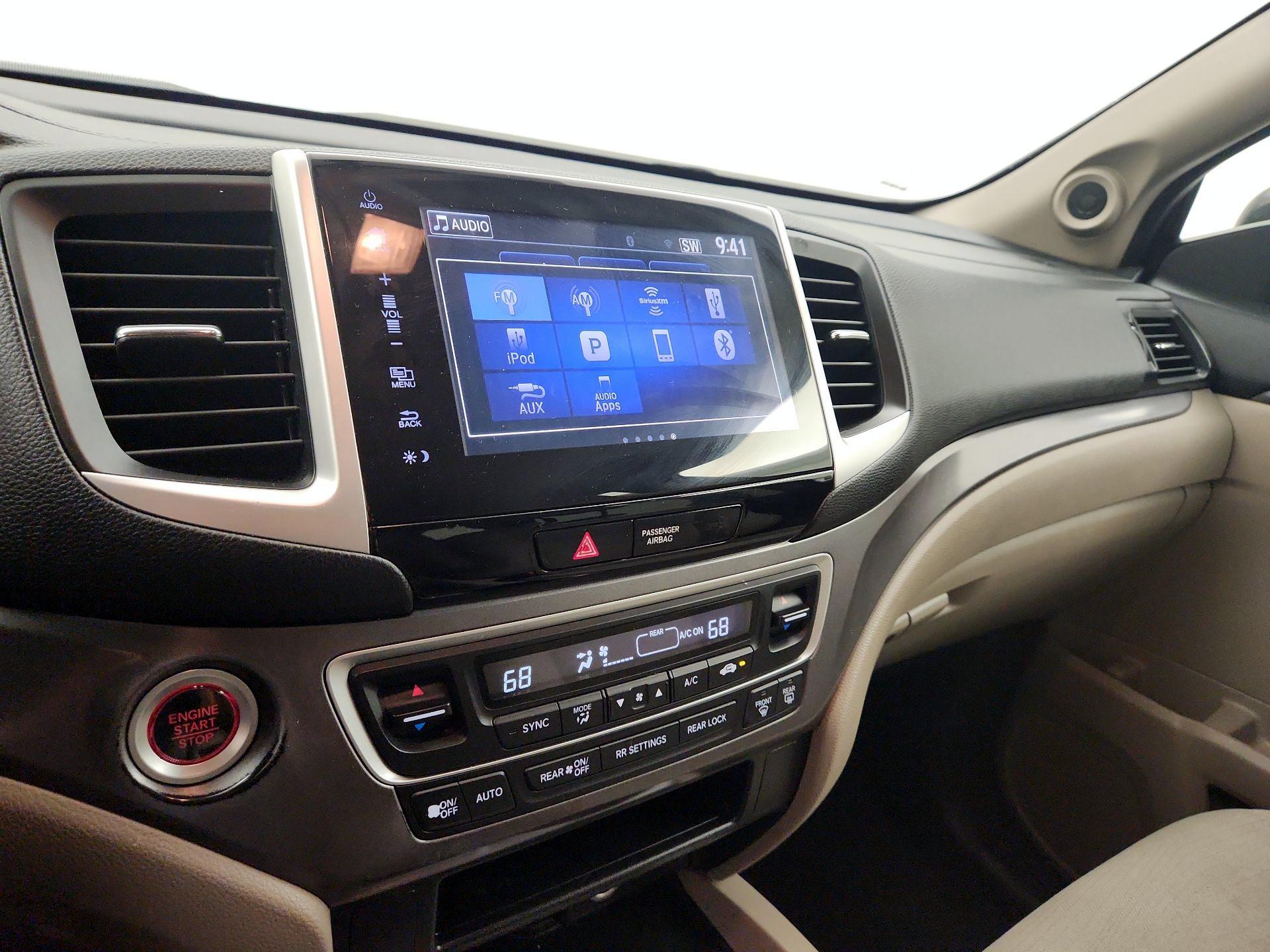 Thumbnail: 2017 Honda Pilot - 16