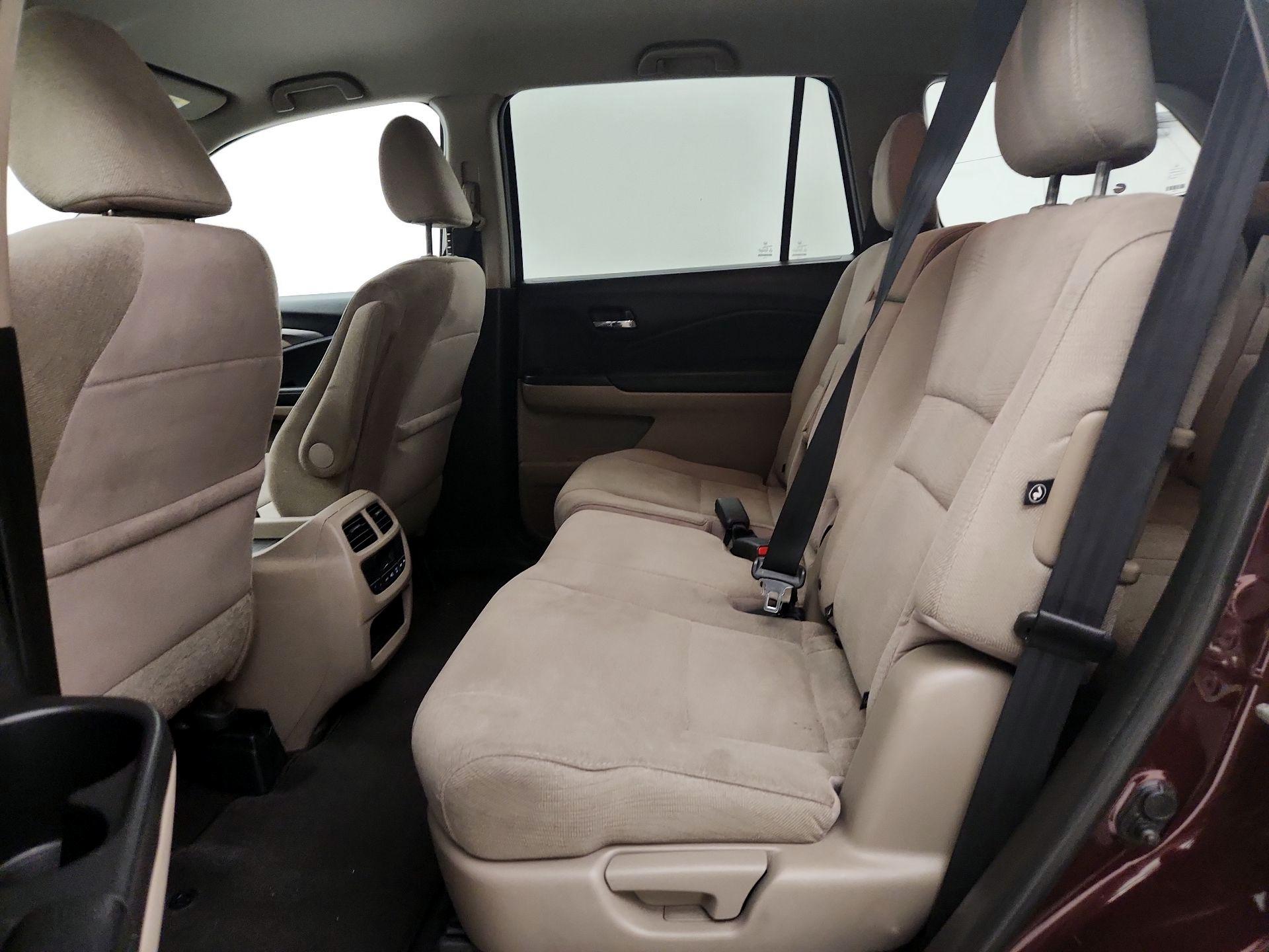 Thumbnail: 2017 Honda Pilot - 19