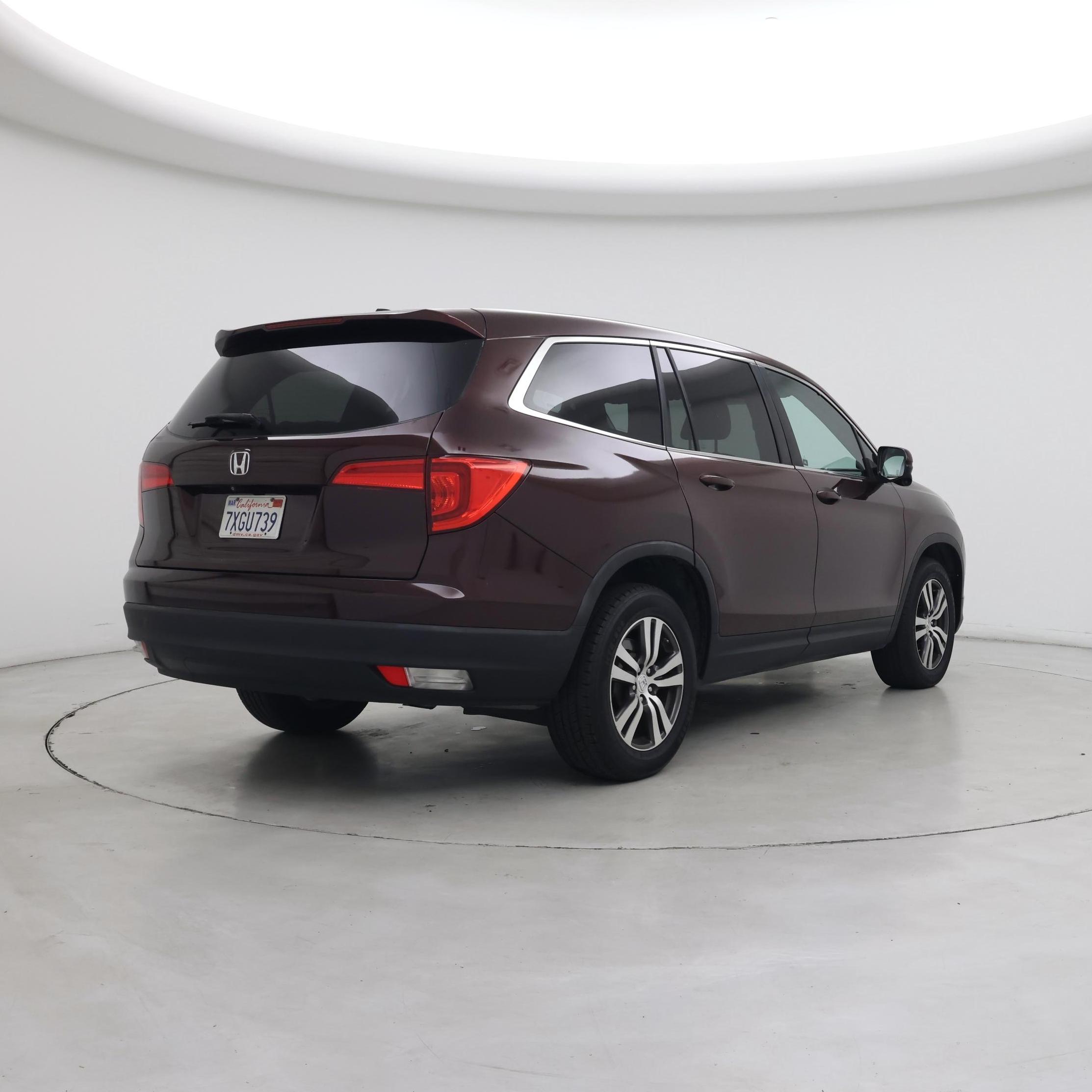 Thumbnail: 2017 Honda Pilot - 8