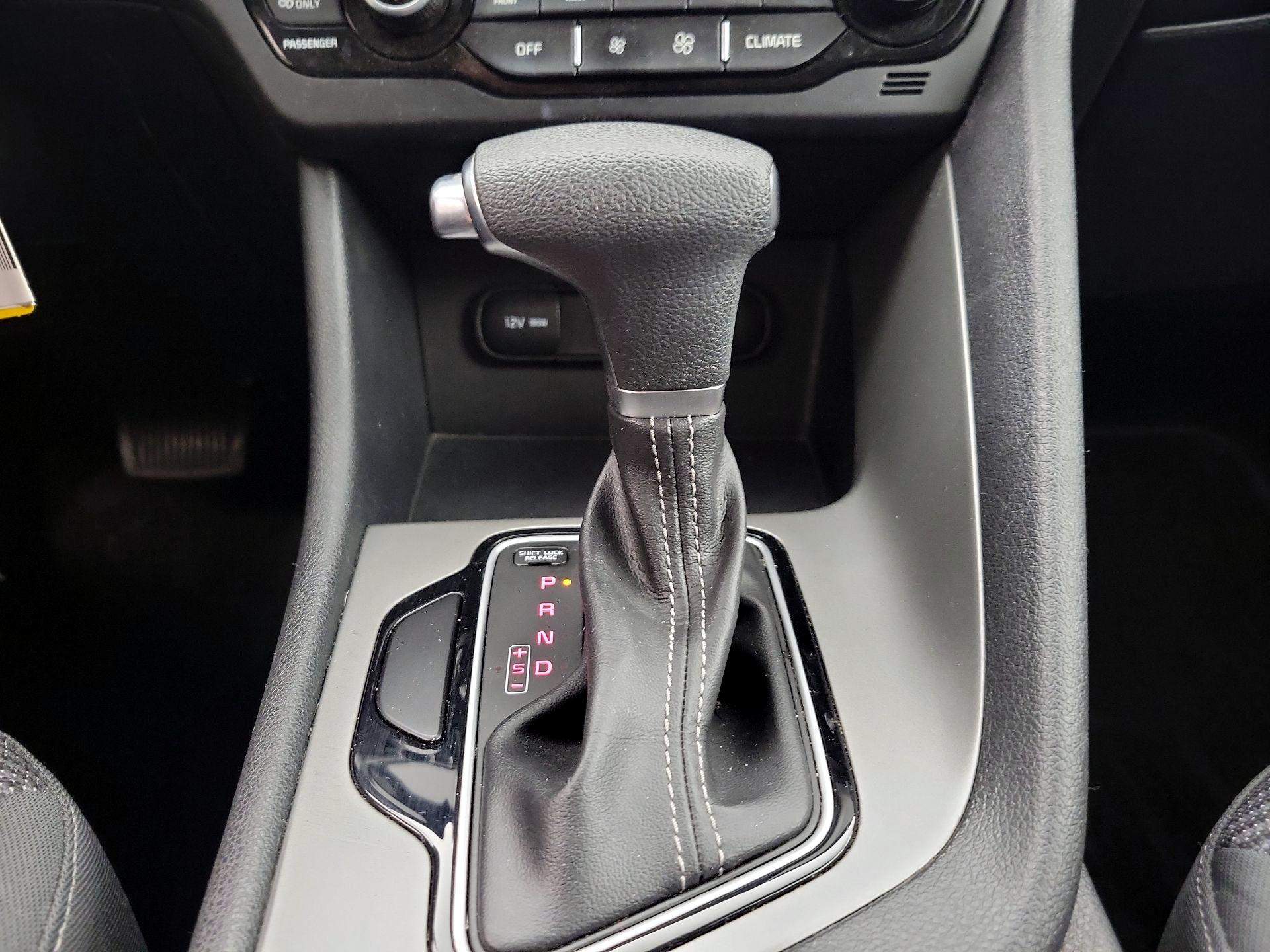 Thumbnail: 2022 Kia Niro - 17