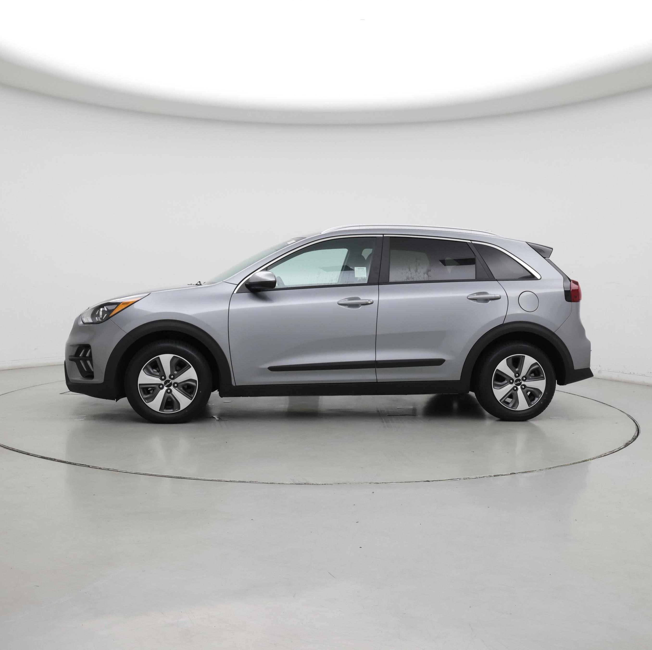 Thumbnail: 2022 Kia Niro - 3