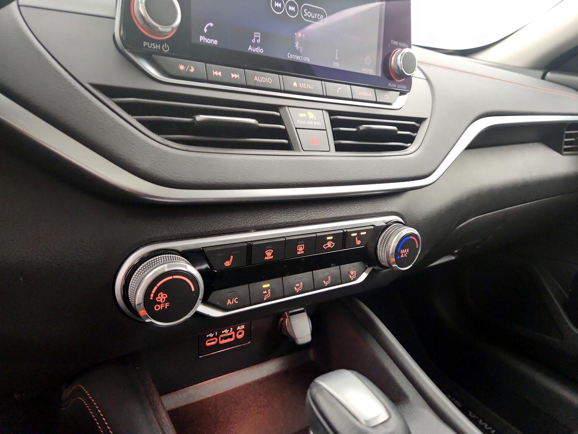 Thumbnail: 2019 Nissan Altima - 16