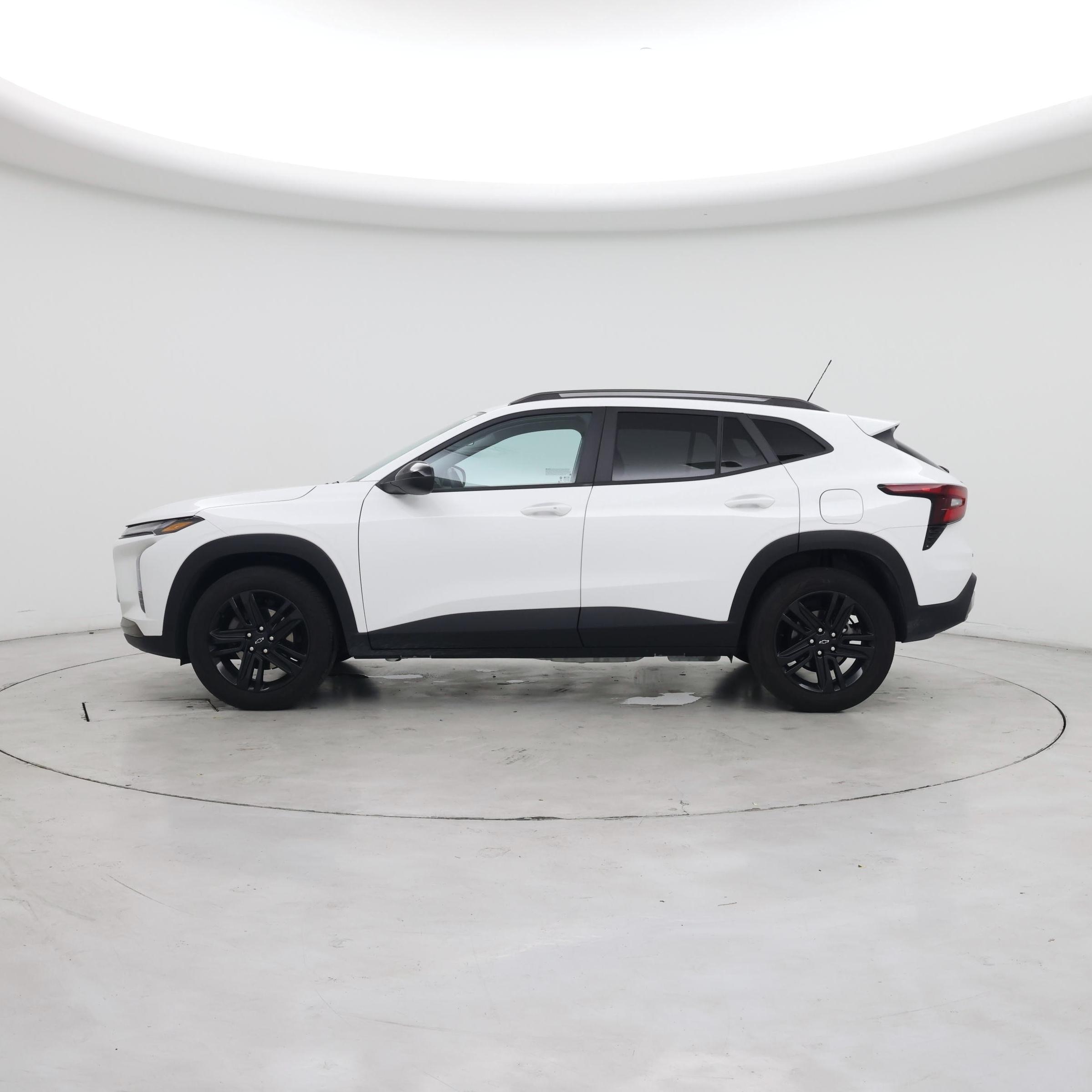 Thumbnail: 2024 Chevrolet Trax - 3