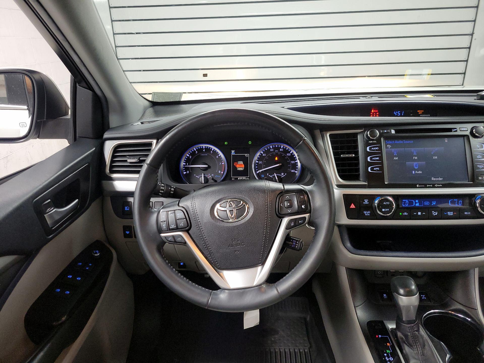 Thumbnail: 2019 Toyota Highlander - 10