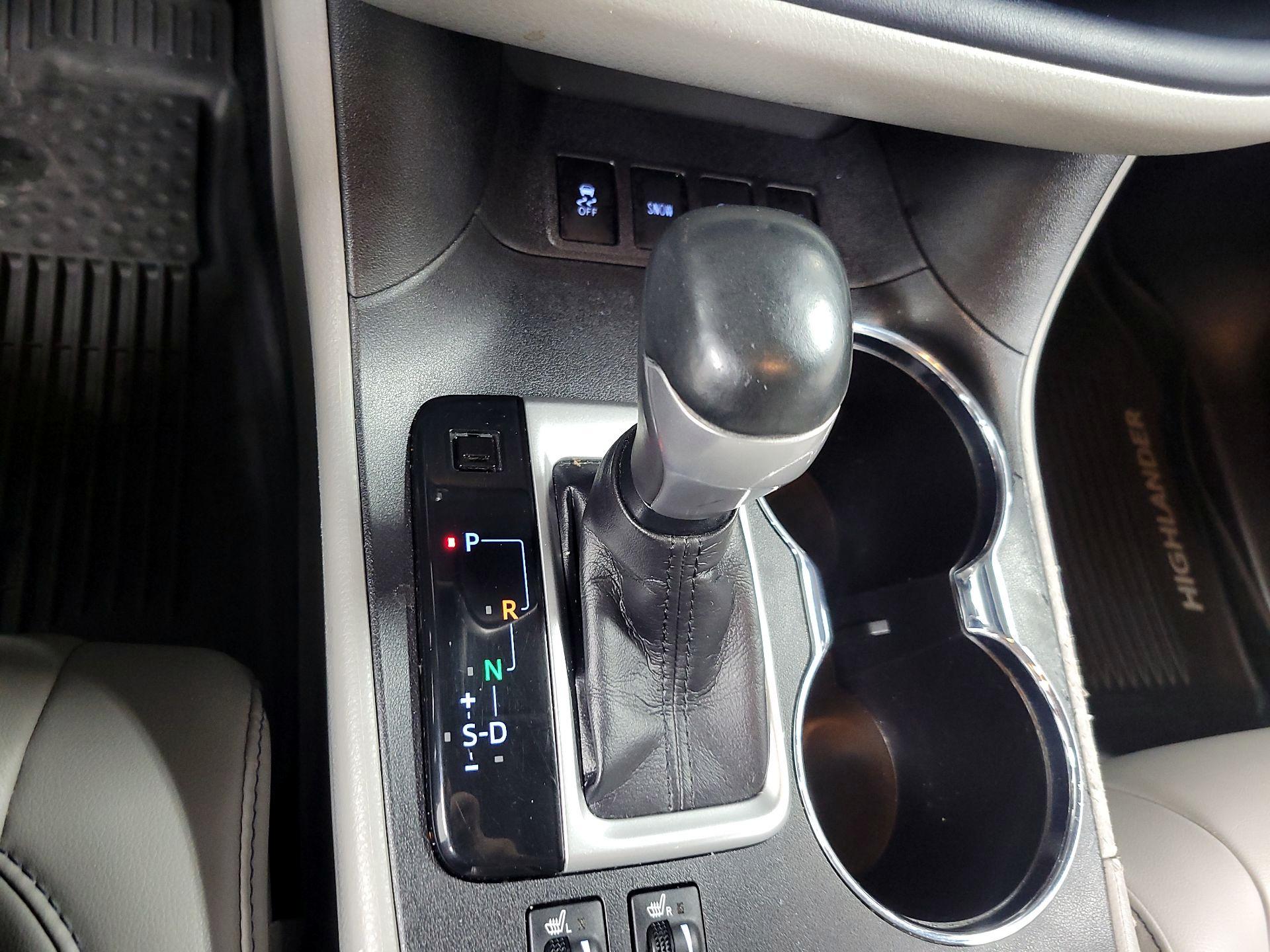 Thumbnail: 2019 Toyota Highlander - 16