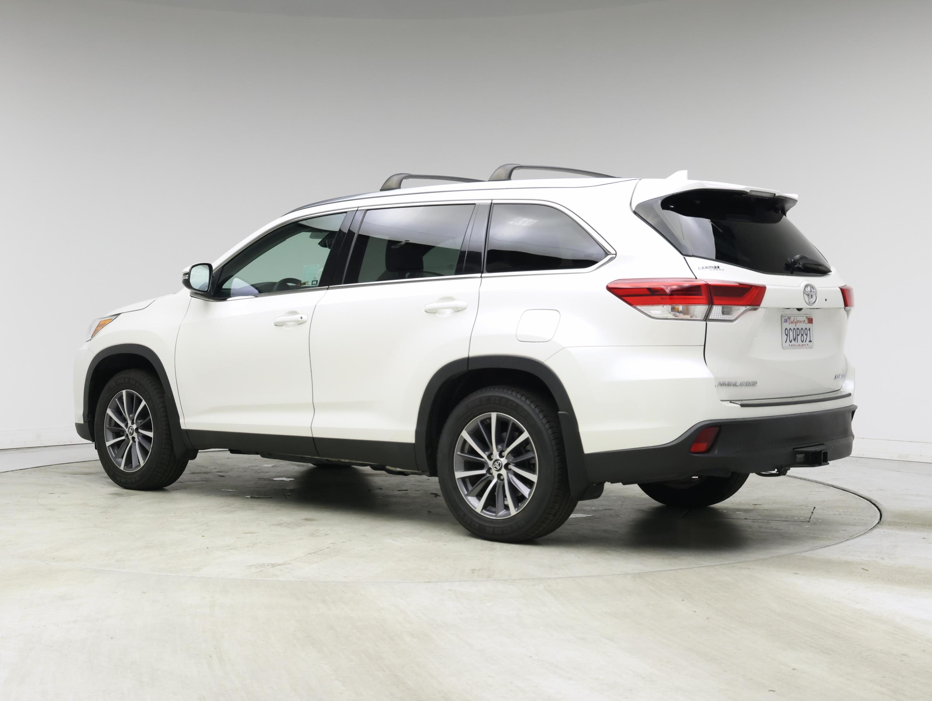 Thumbnail: 2019 Toyota Highlander - 2