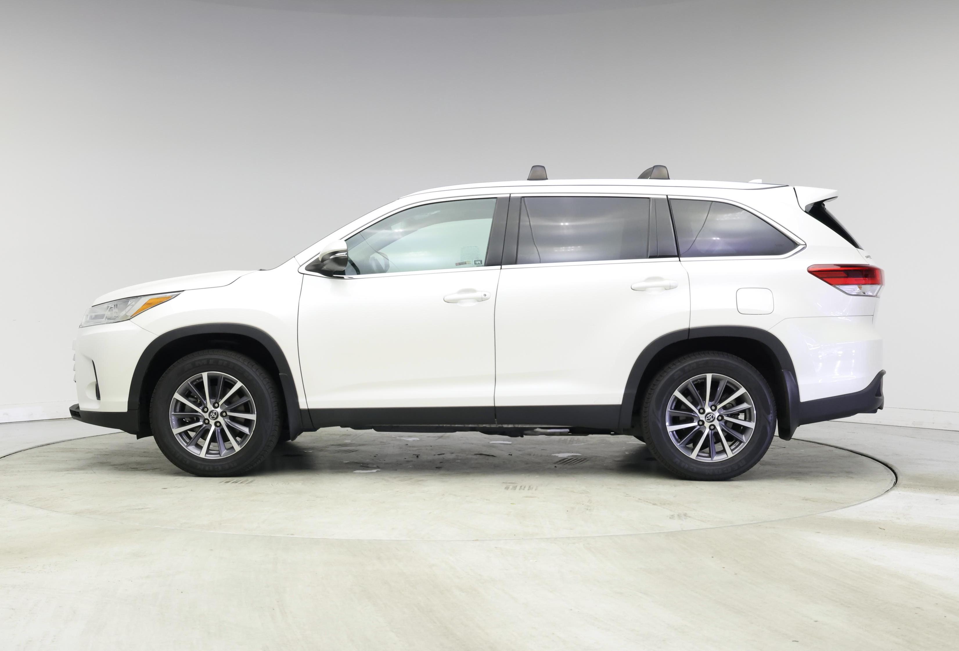 Thumbnail: 2019 Toyota Highlander - 3