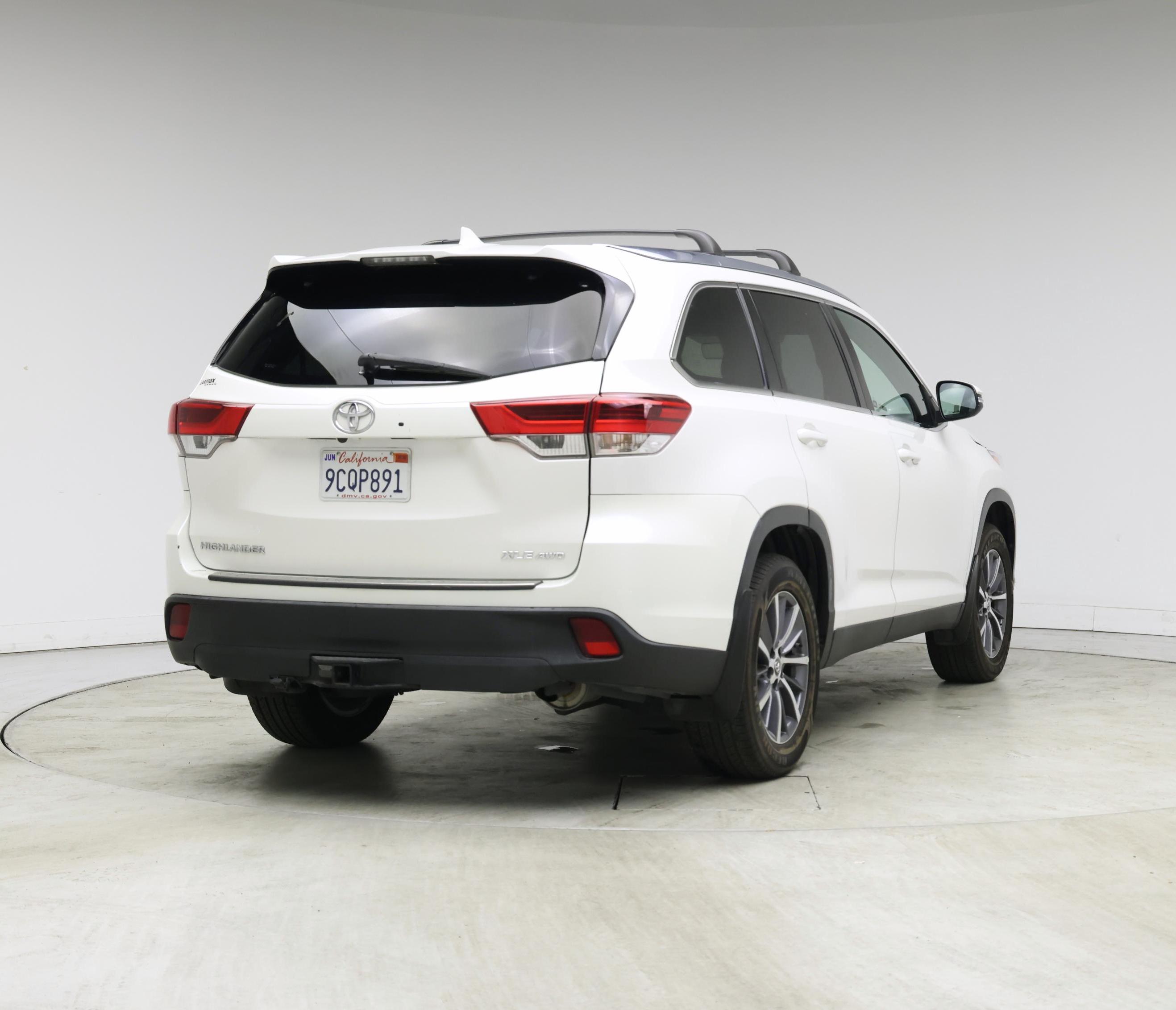 Thumbnail: 2019 Toyota Highlander - 8