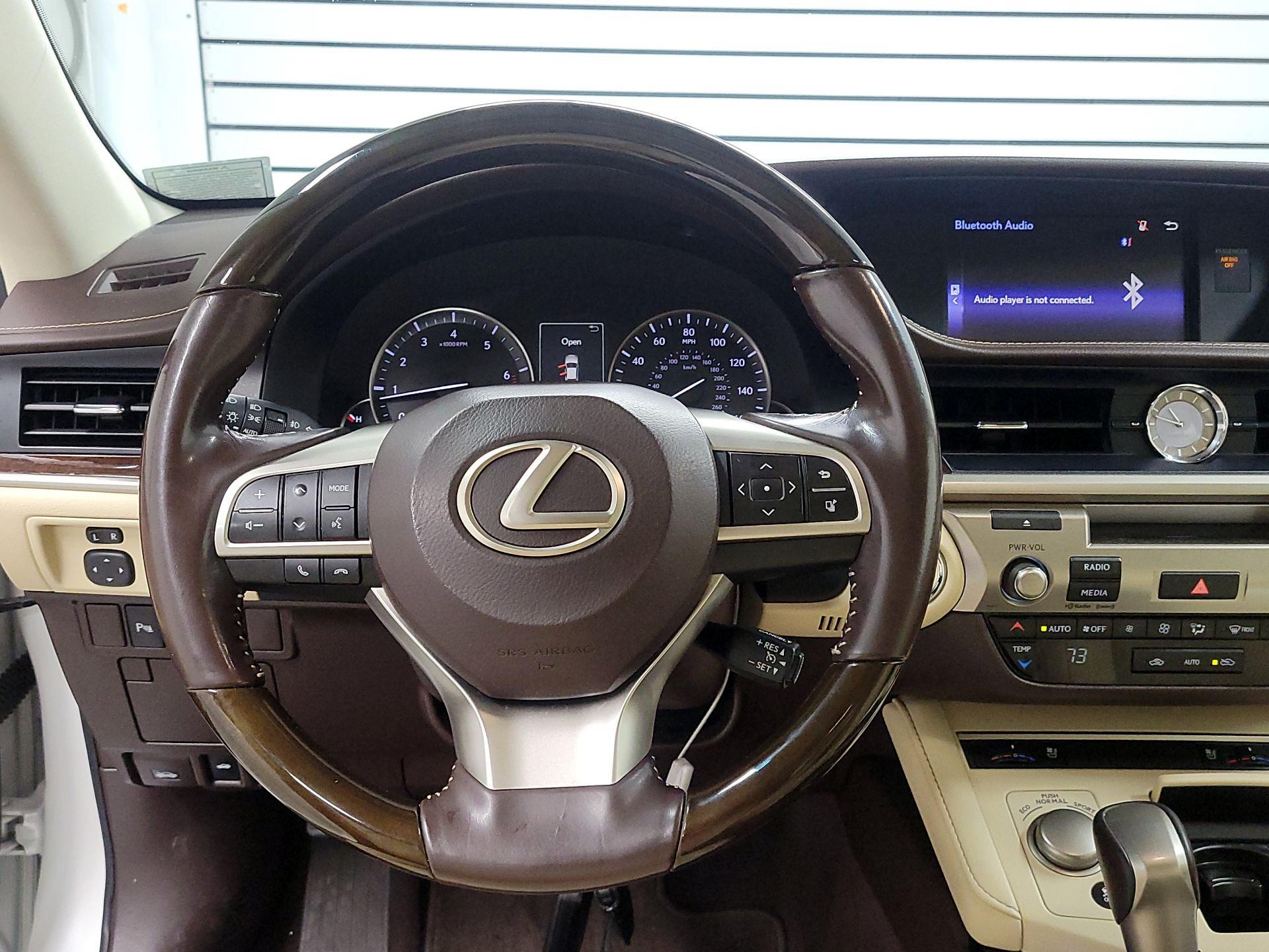Thumbnail: 2016 Lexus ES - 10