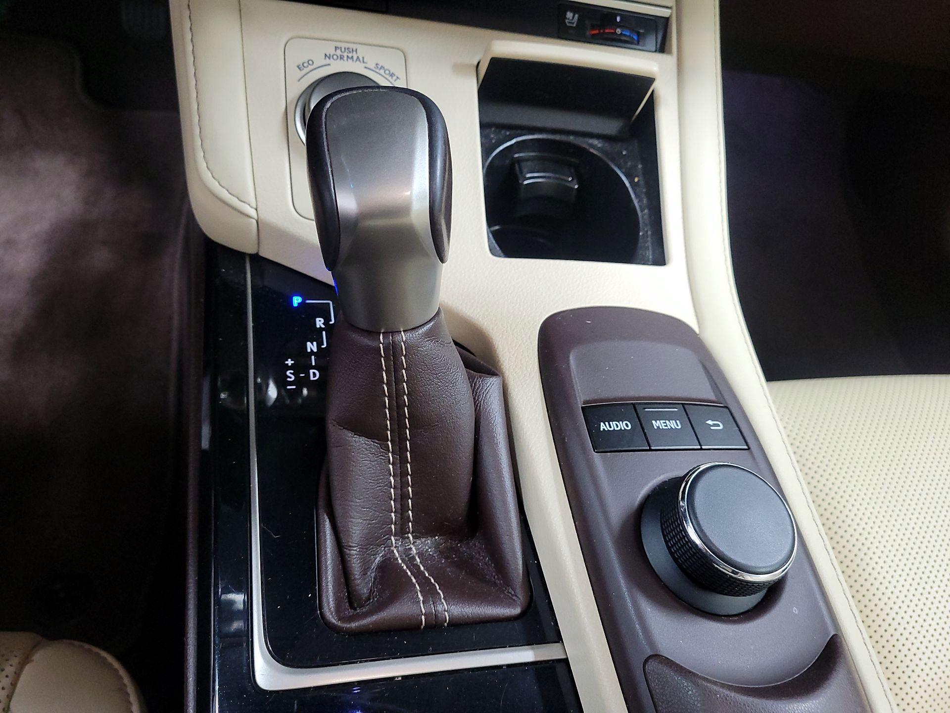 Thumbnail: 2016 Lexus ES - 17