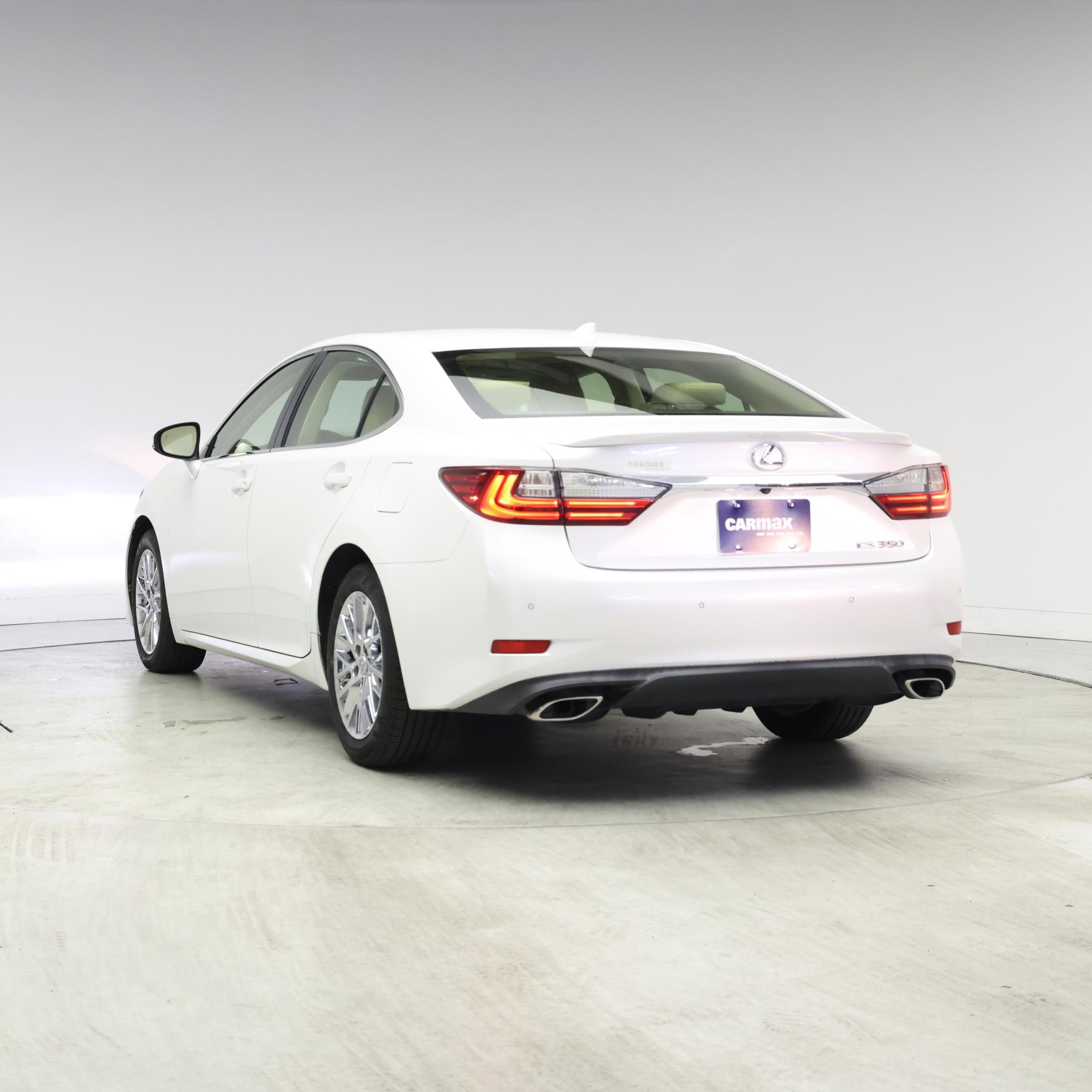 Thumbnail: 2016 Lexus ES - 2