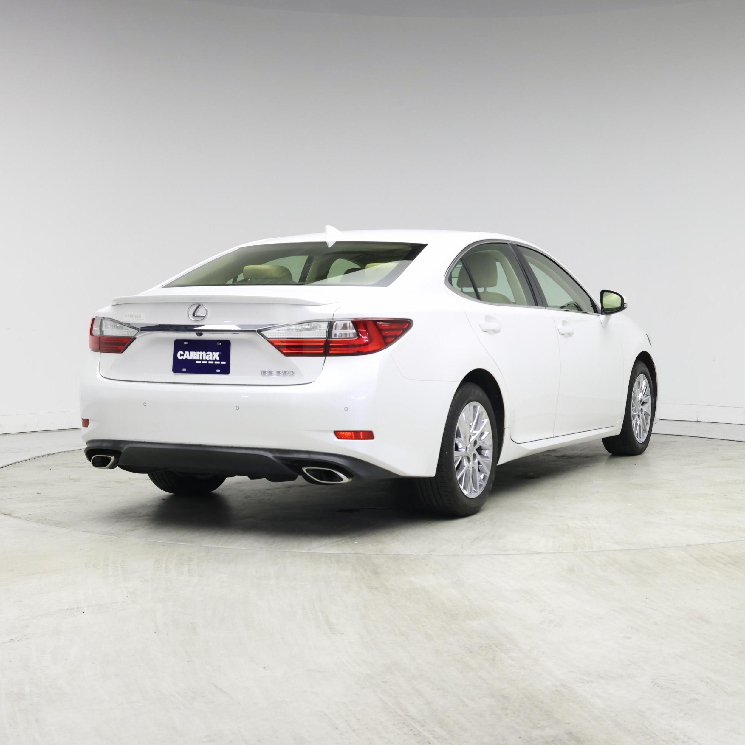 Thumbnail: 2016 Lexus ES - 8