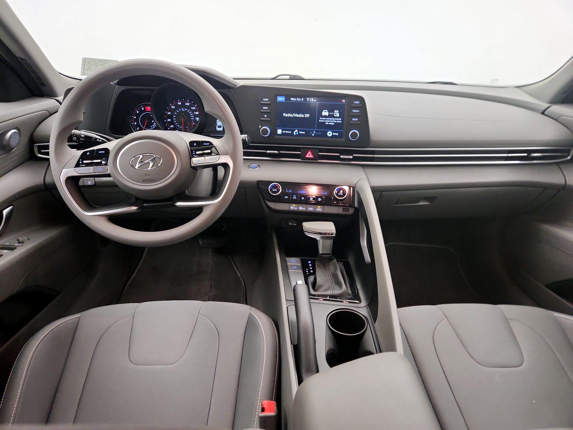 Thumbnail: 2022 Hyundai Elantra - 9