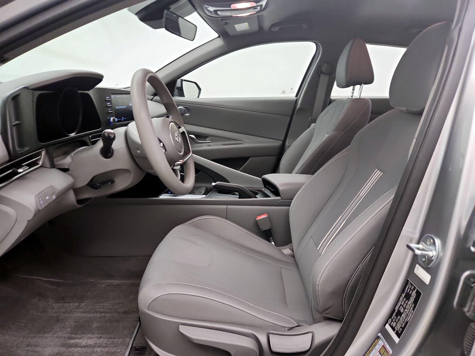 Thumbnail: 2022 Hyundai Elantra - 11