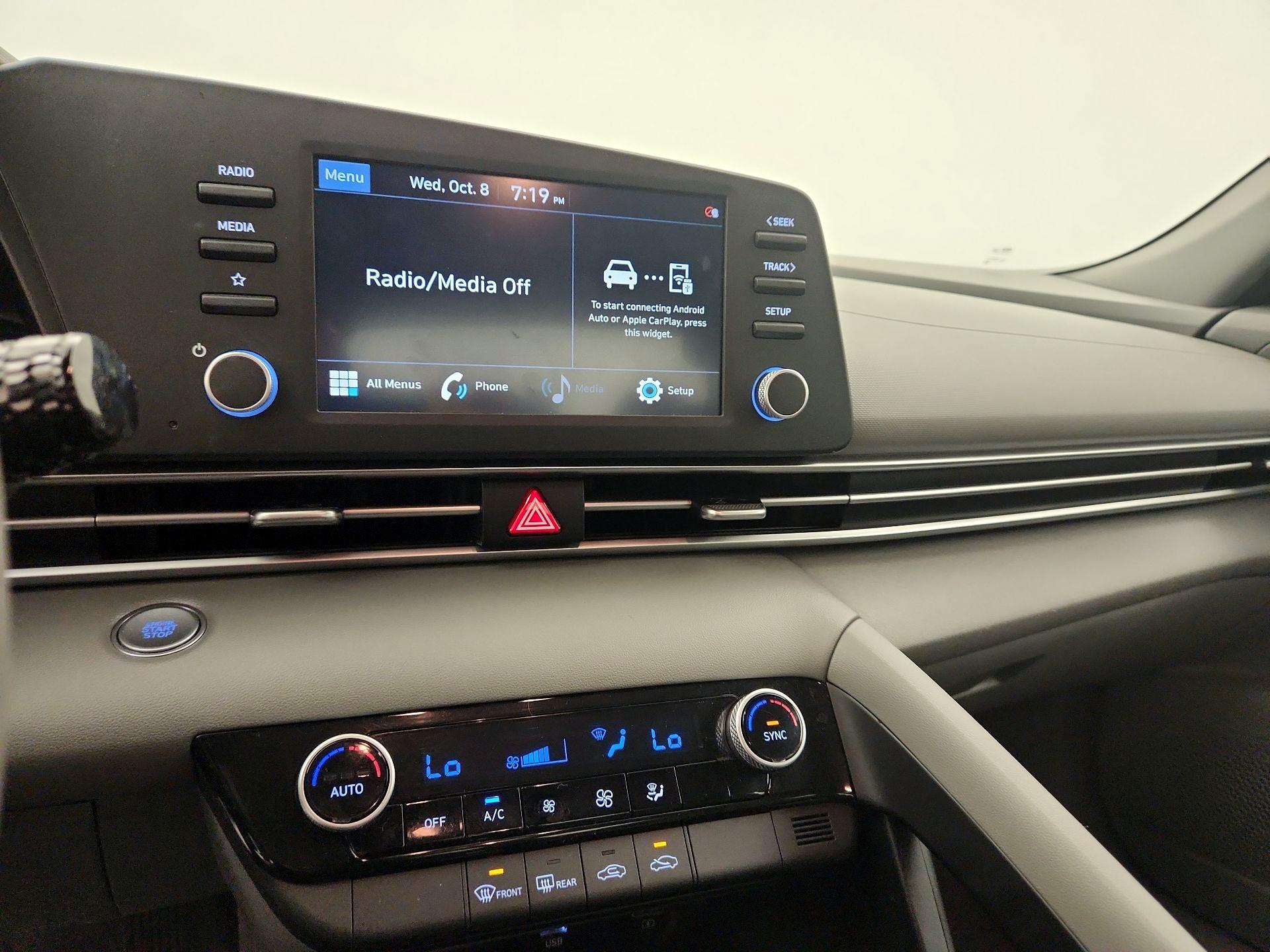 Thumbnail: 2022 Hyundai Elantra - 16