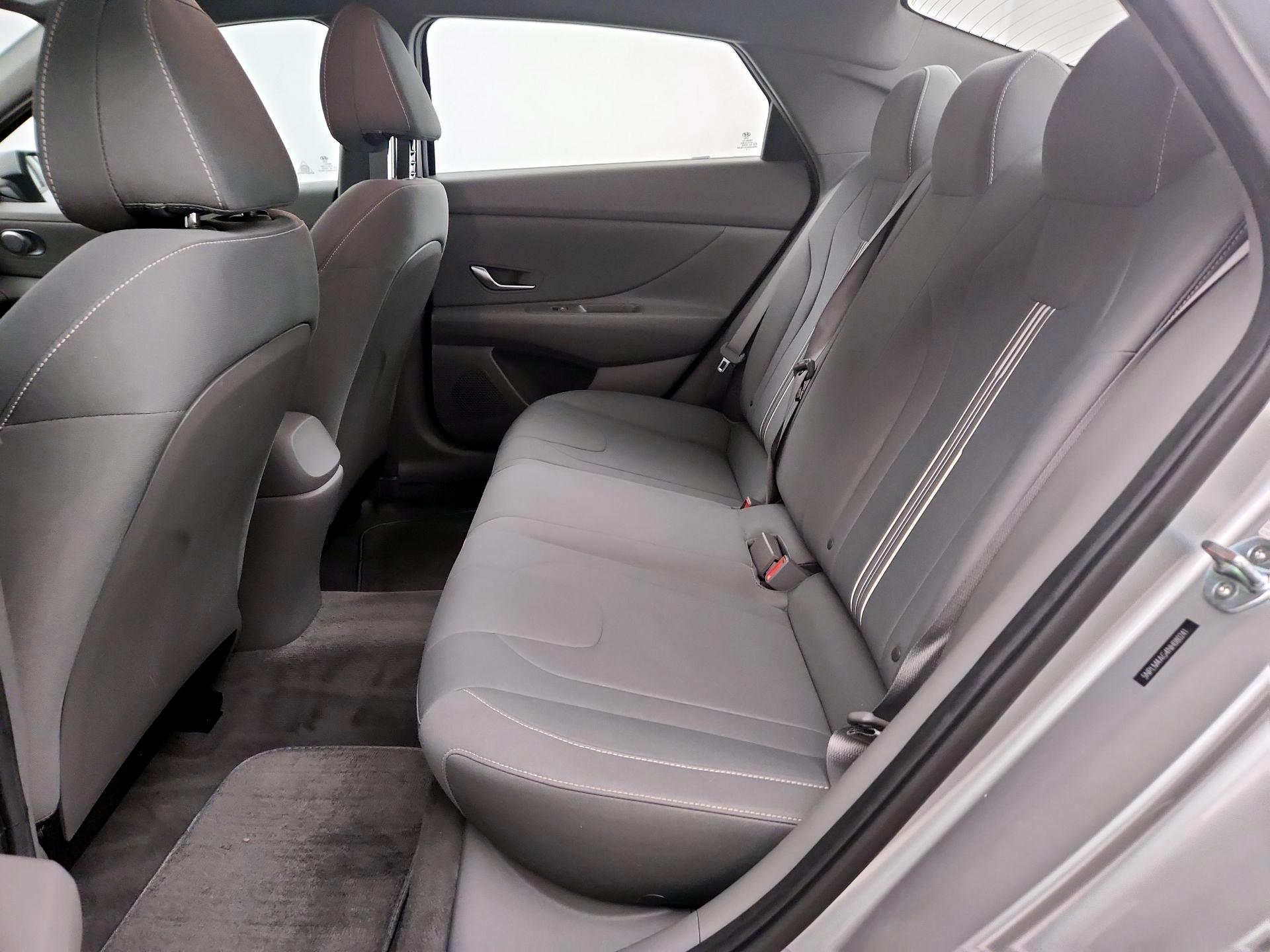 Thumbnail: 2022 Hyundai Elantra - 19