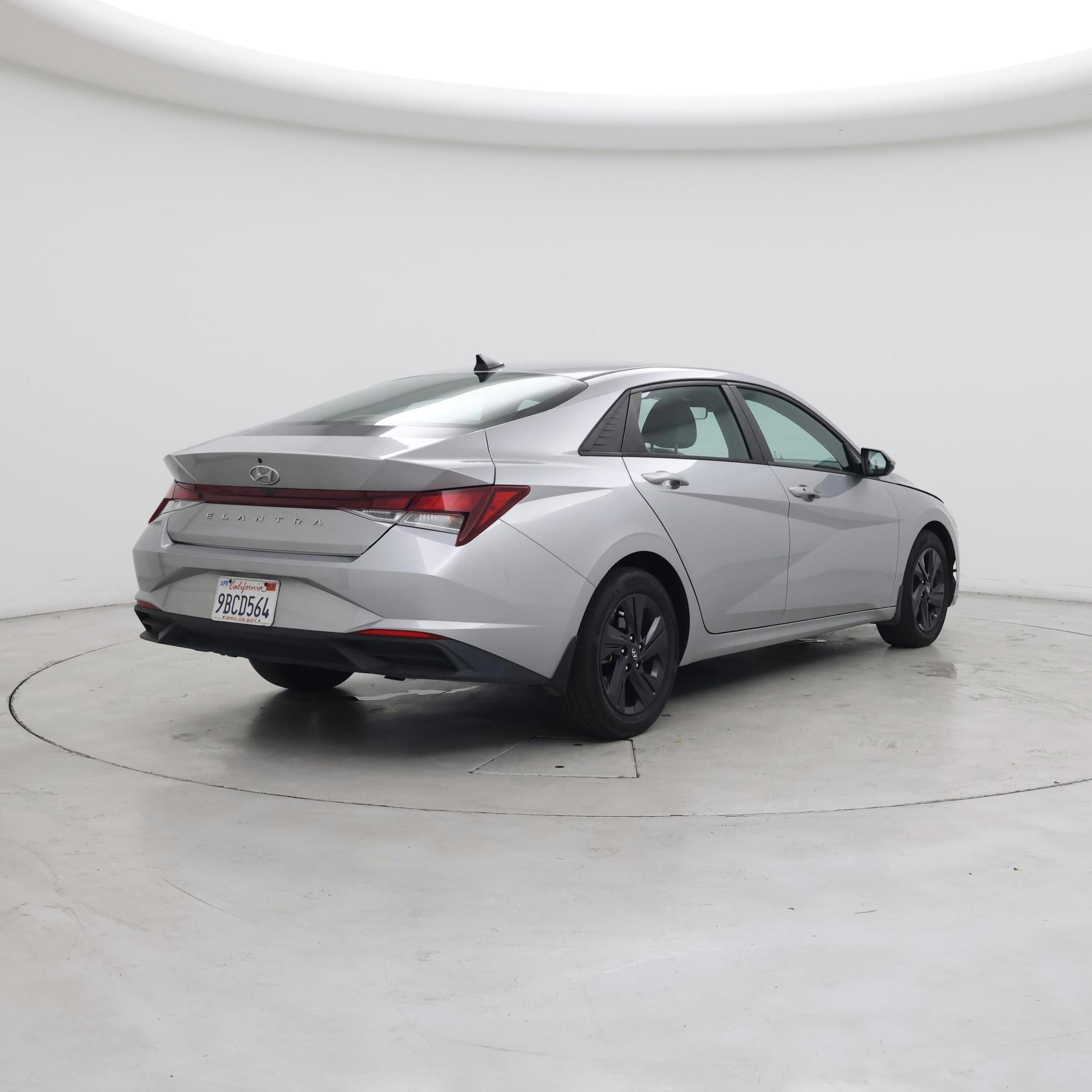 Thumbnail: 2022 Hyundai Elantra - 8