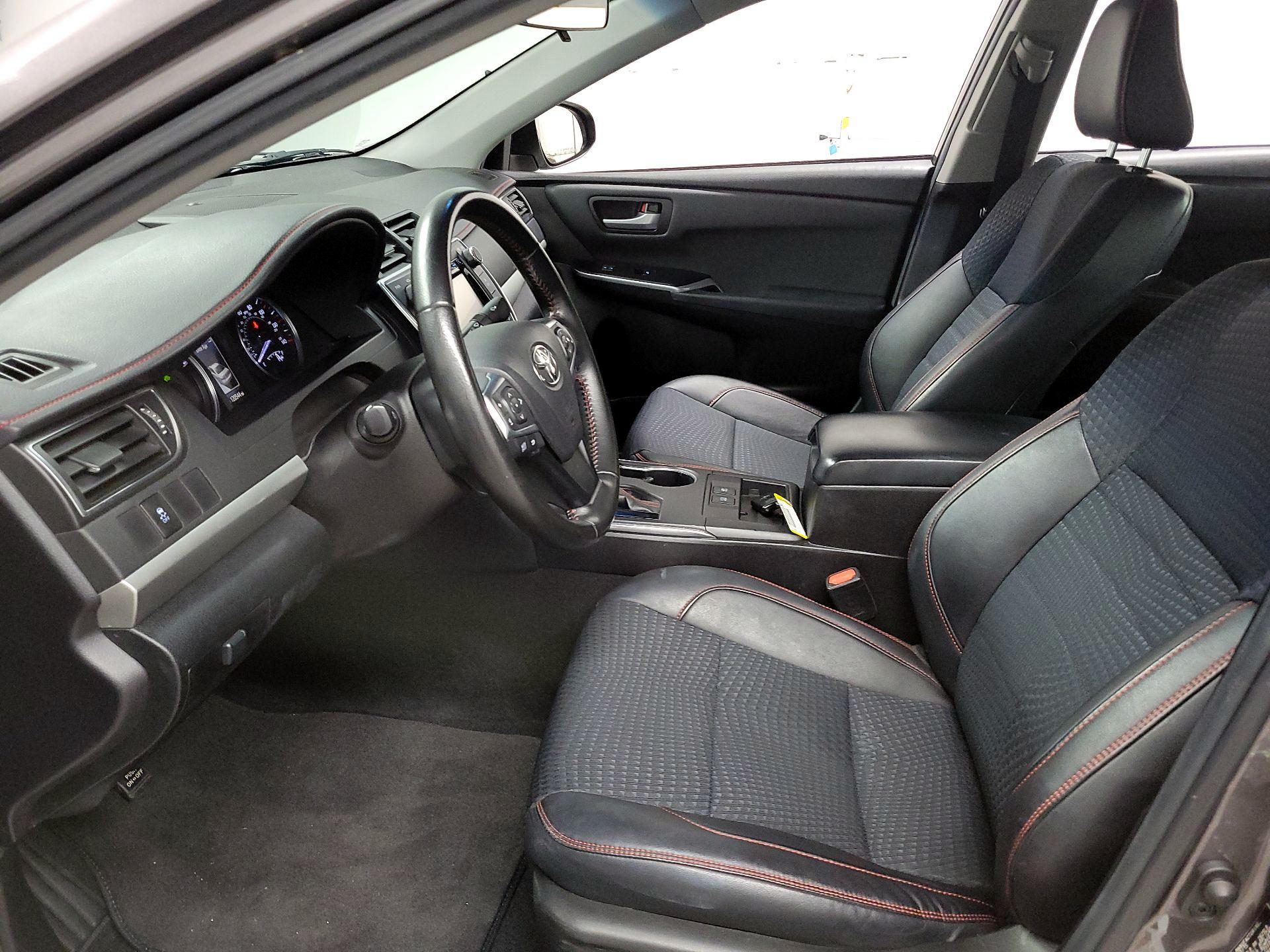 Thumbnail: 2015 Toyota Camry - 11