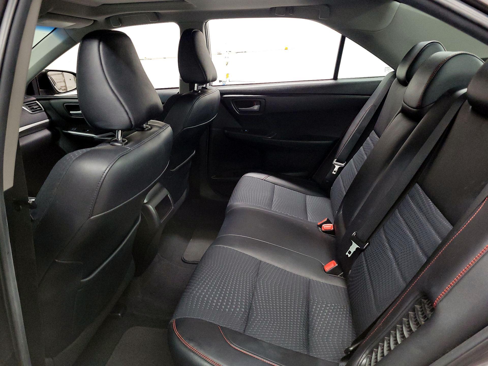 Thumbnail: 2015 Toyota Camry - 18