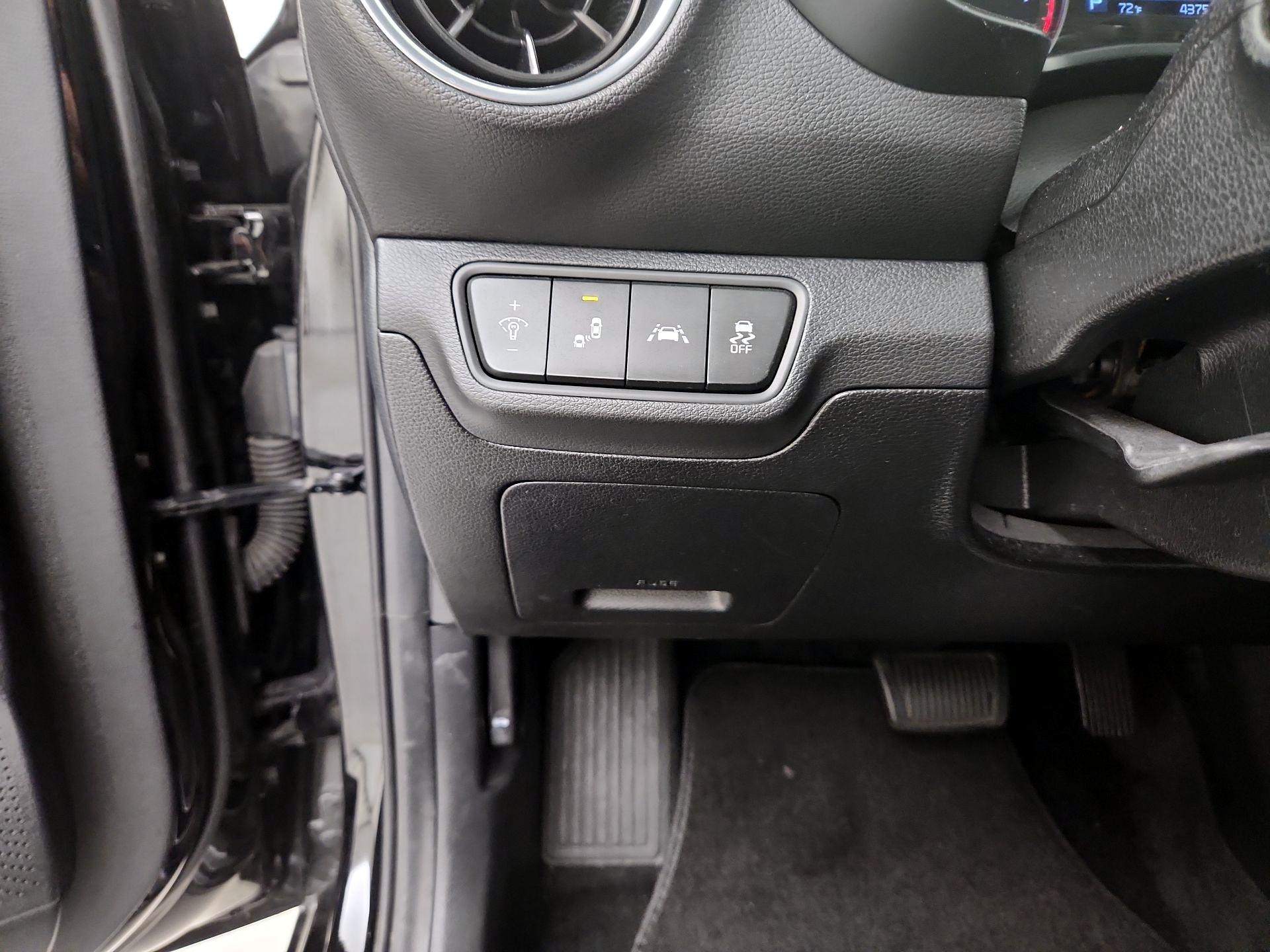 Thumbnail: 2020 Kia Forte - 13