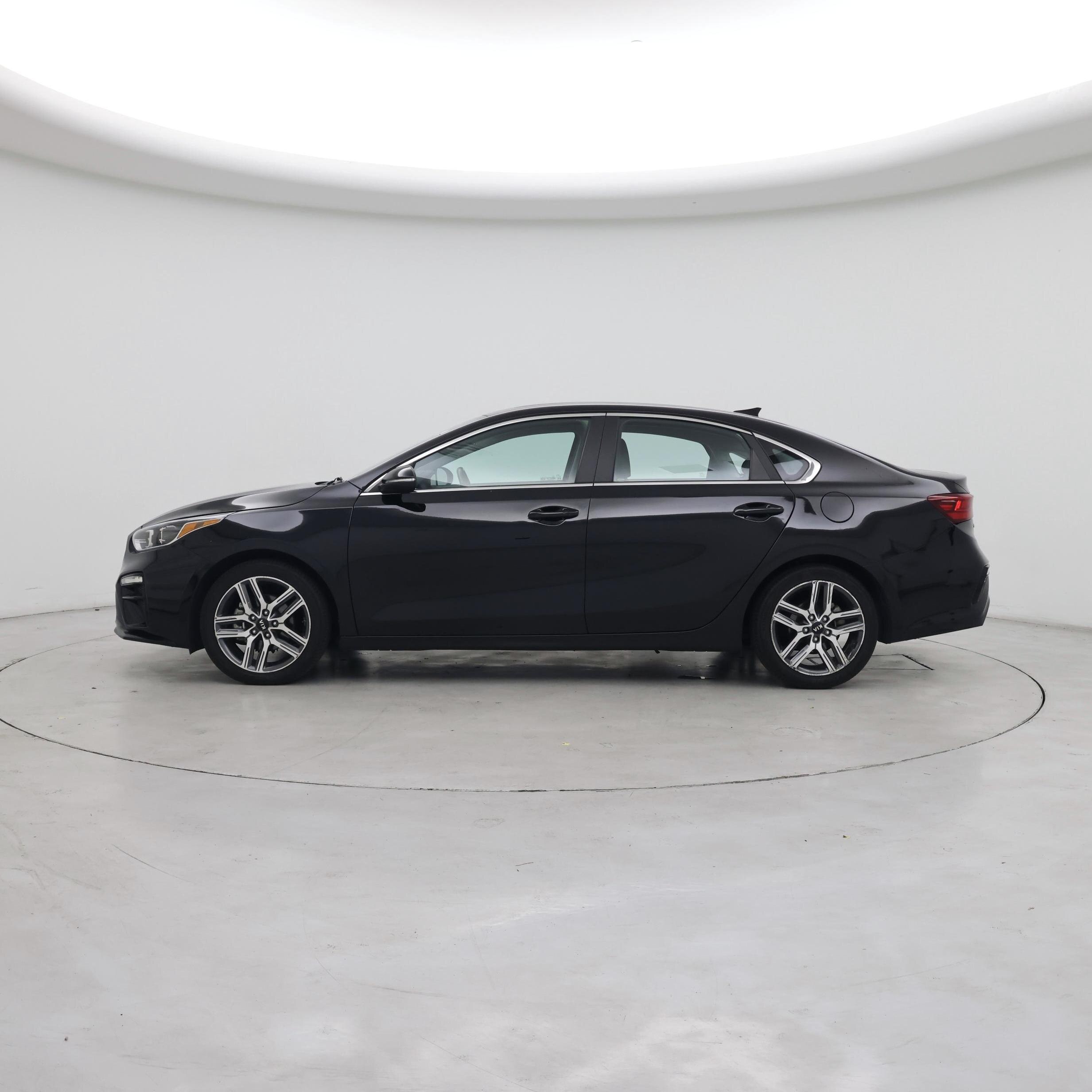 Thumbnail: 2020 Kia Forte - 3