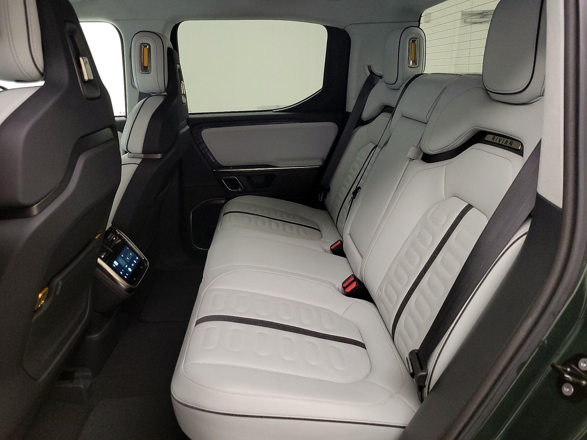 Thumbnail: 2022 Rivian R1T - 18