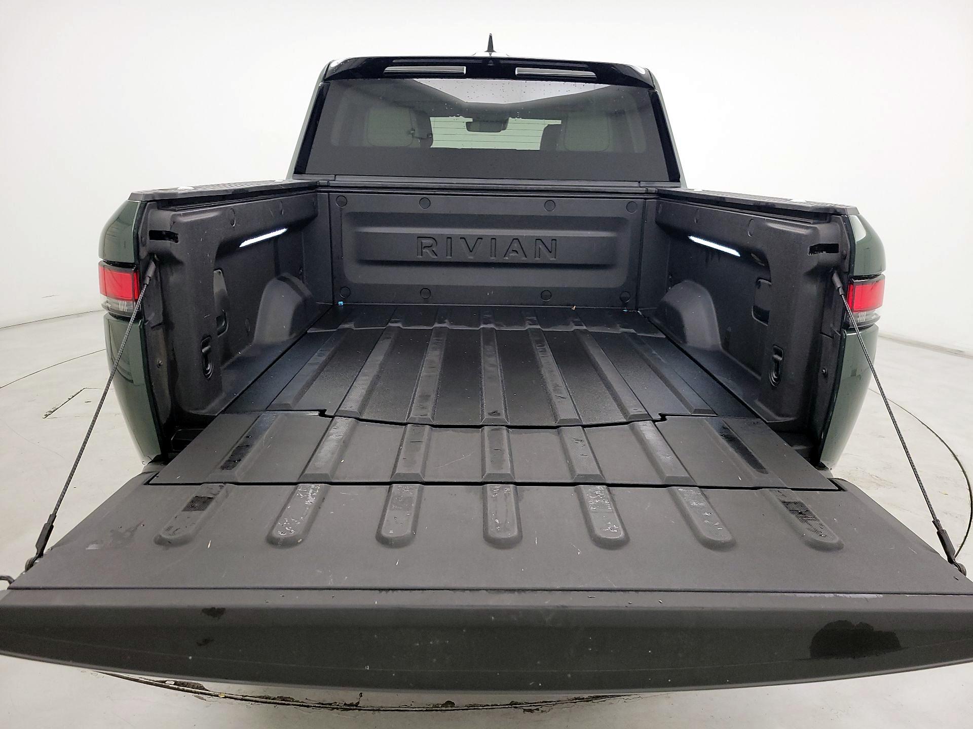 Thumbnail: 2022 Rivian R1T - 19