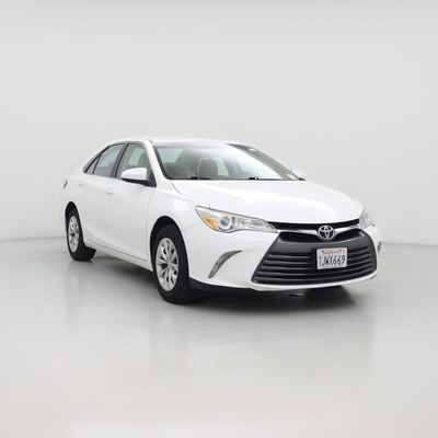 White 2015 Toyota Camry LE