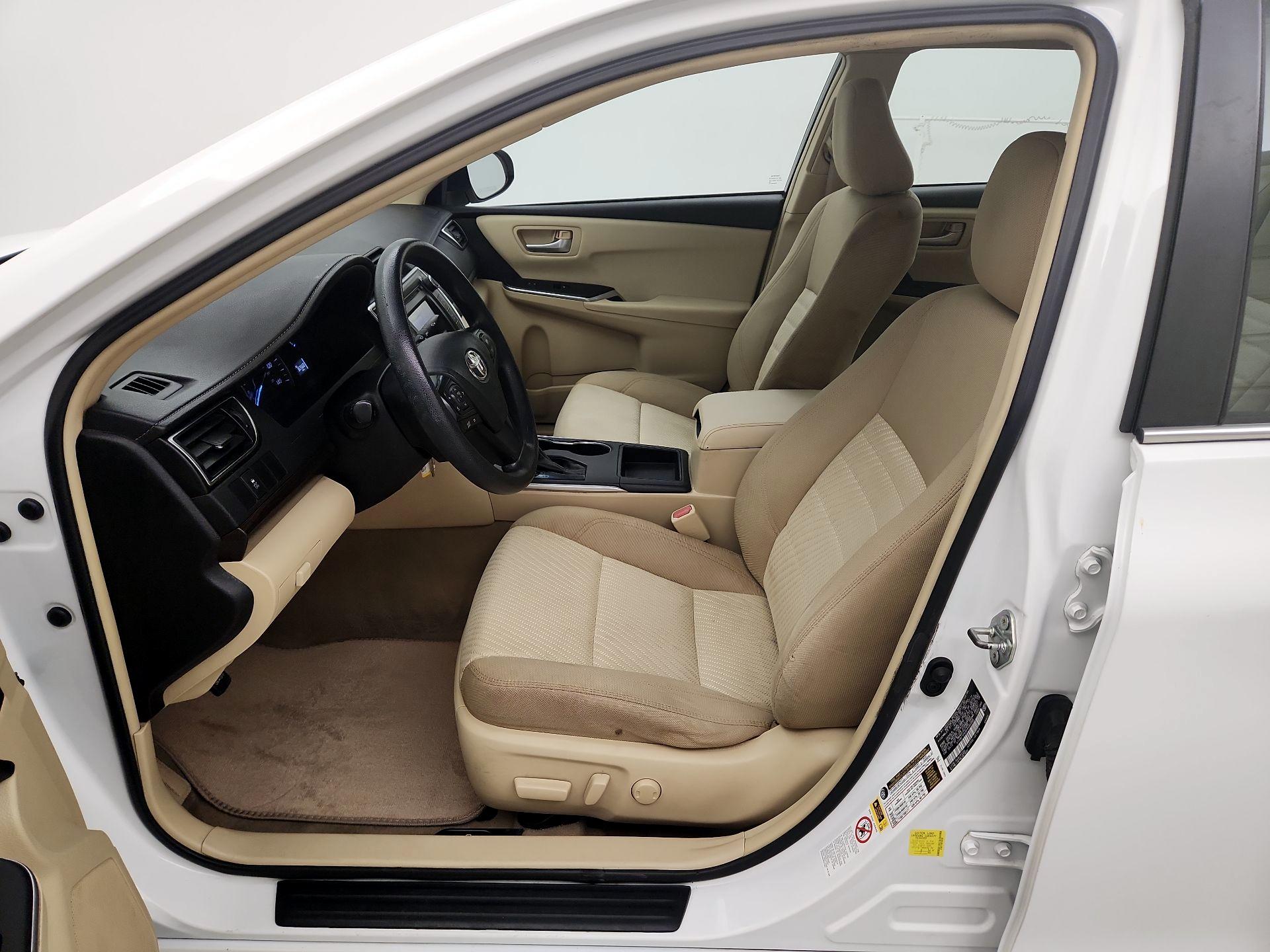 Thumbnail: 2015 Toyota Camry - 11