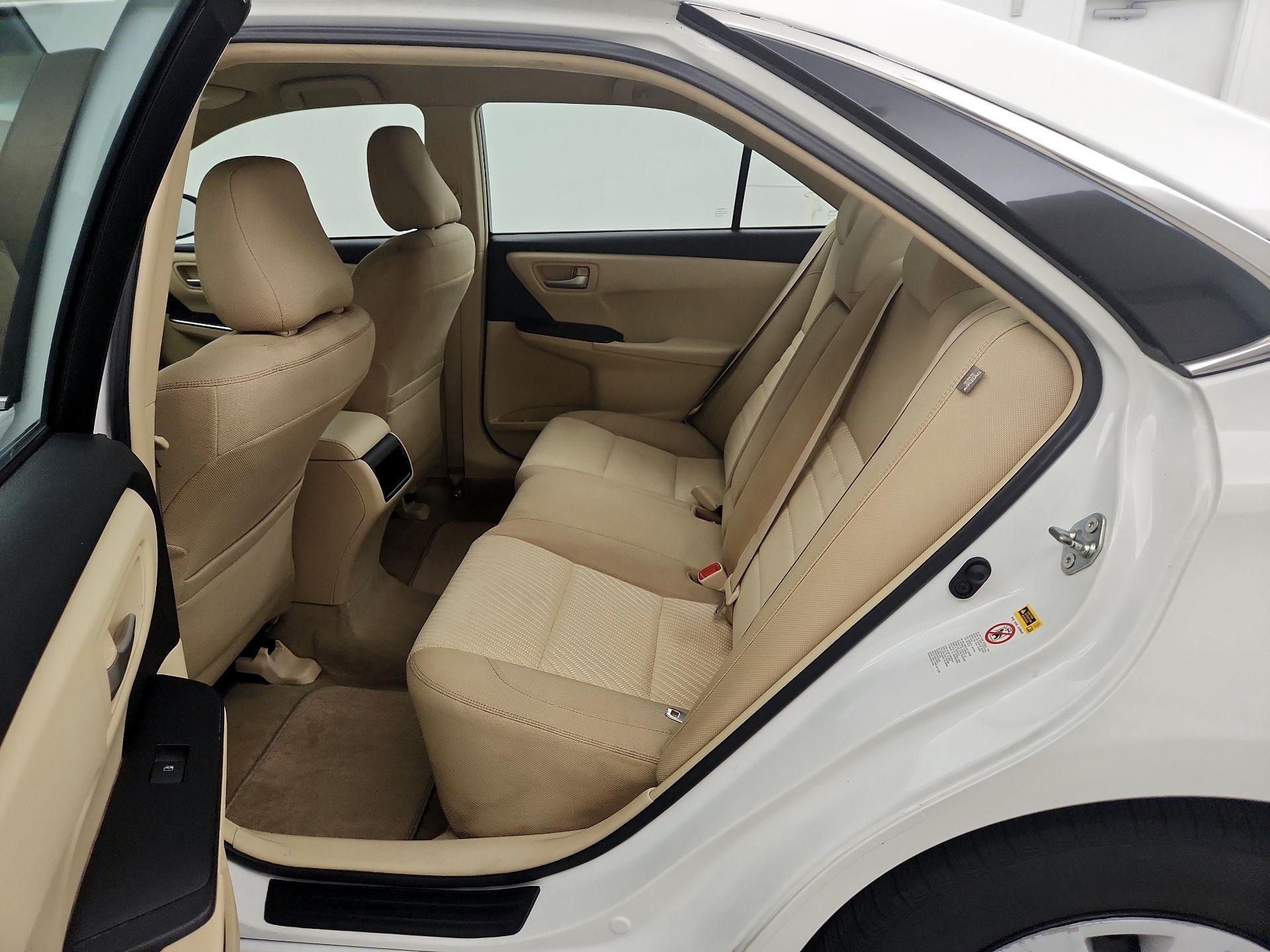 Thumbnail: 2015 Toyota Camry - 18