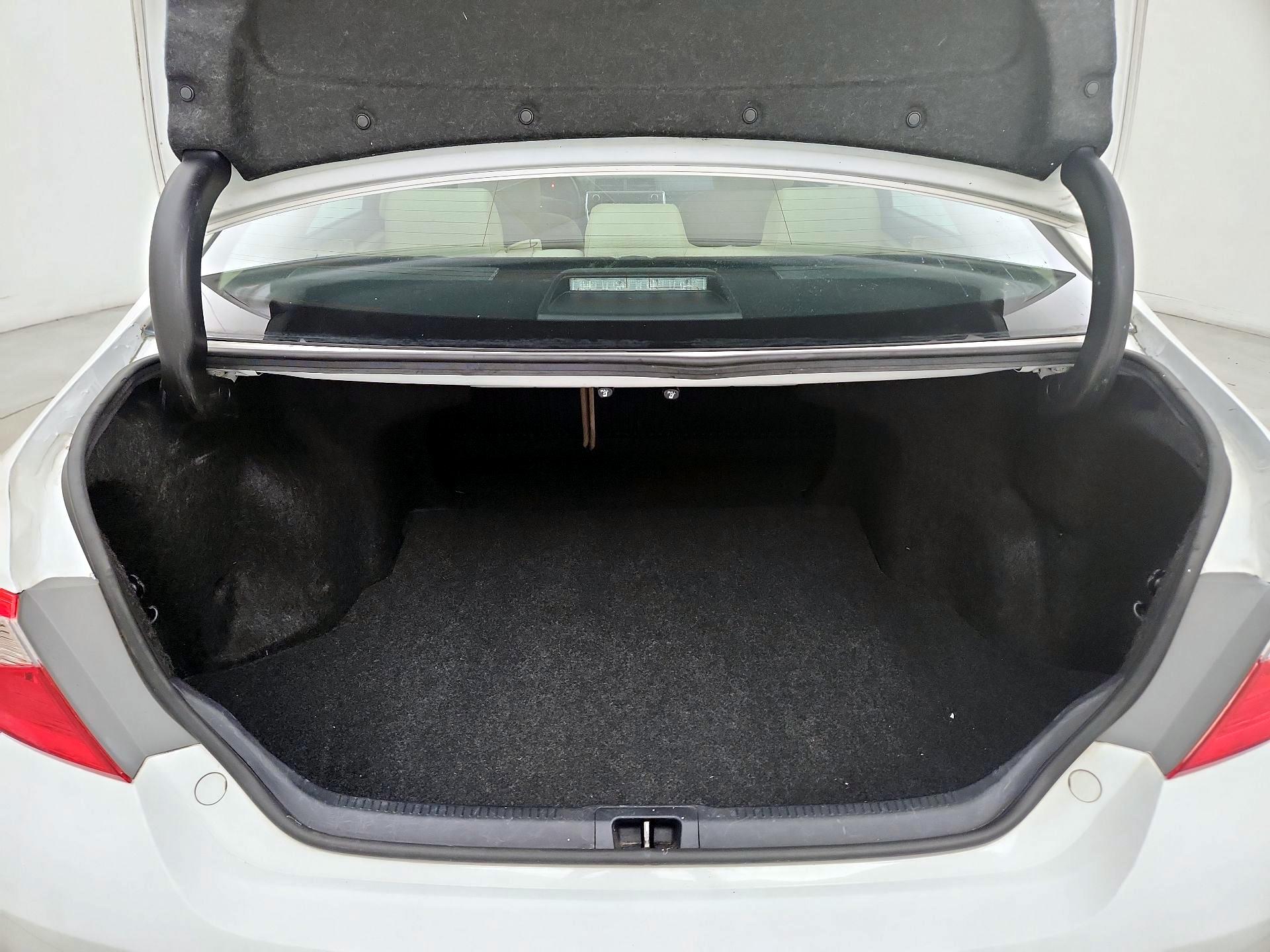 Thumbnail: 2015 Toyota Camry - 19