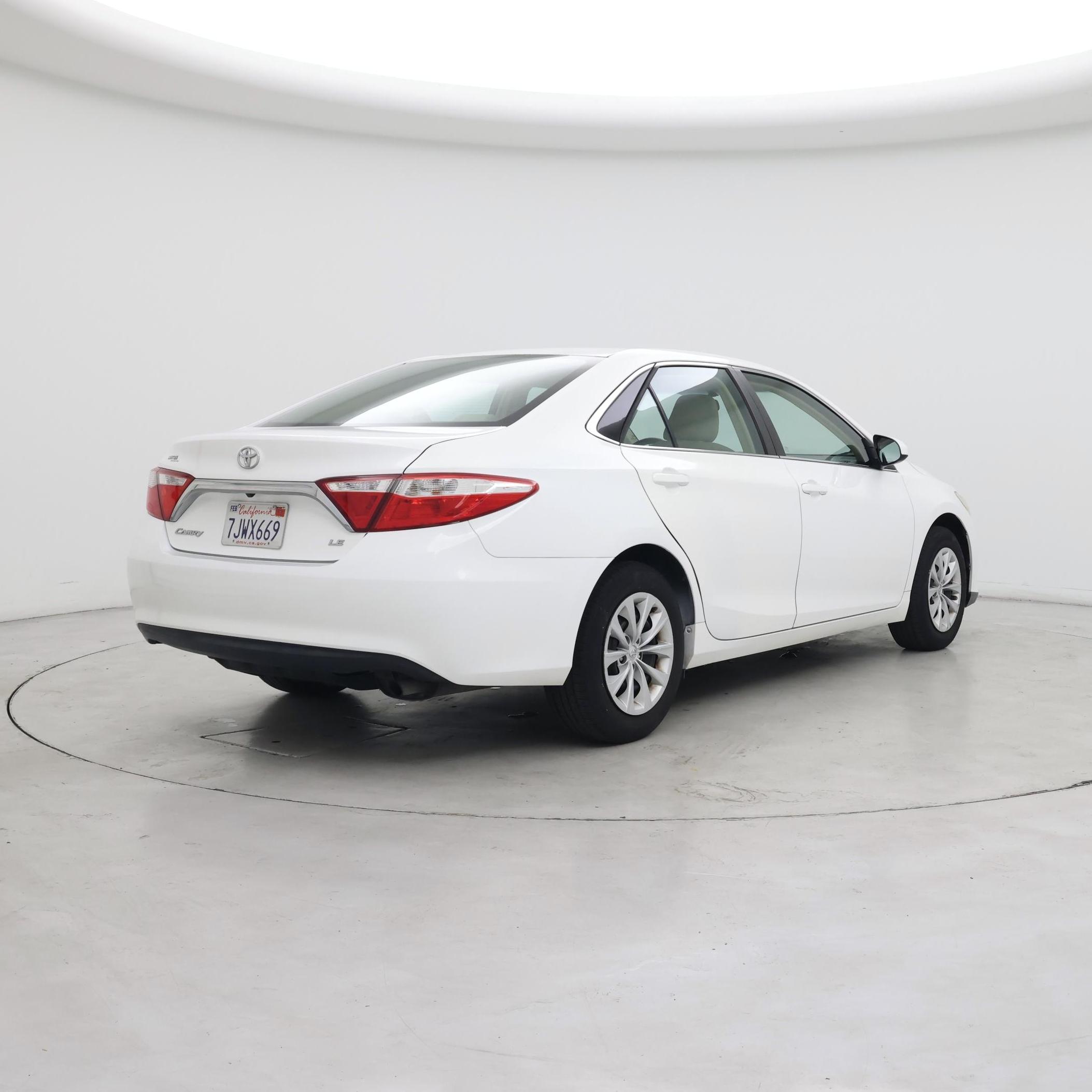 Thumbnail: 2015 Toyota Camry - 8